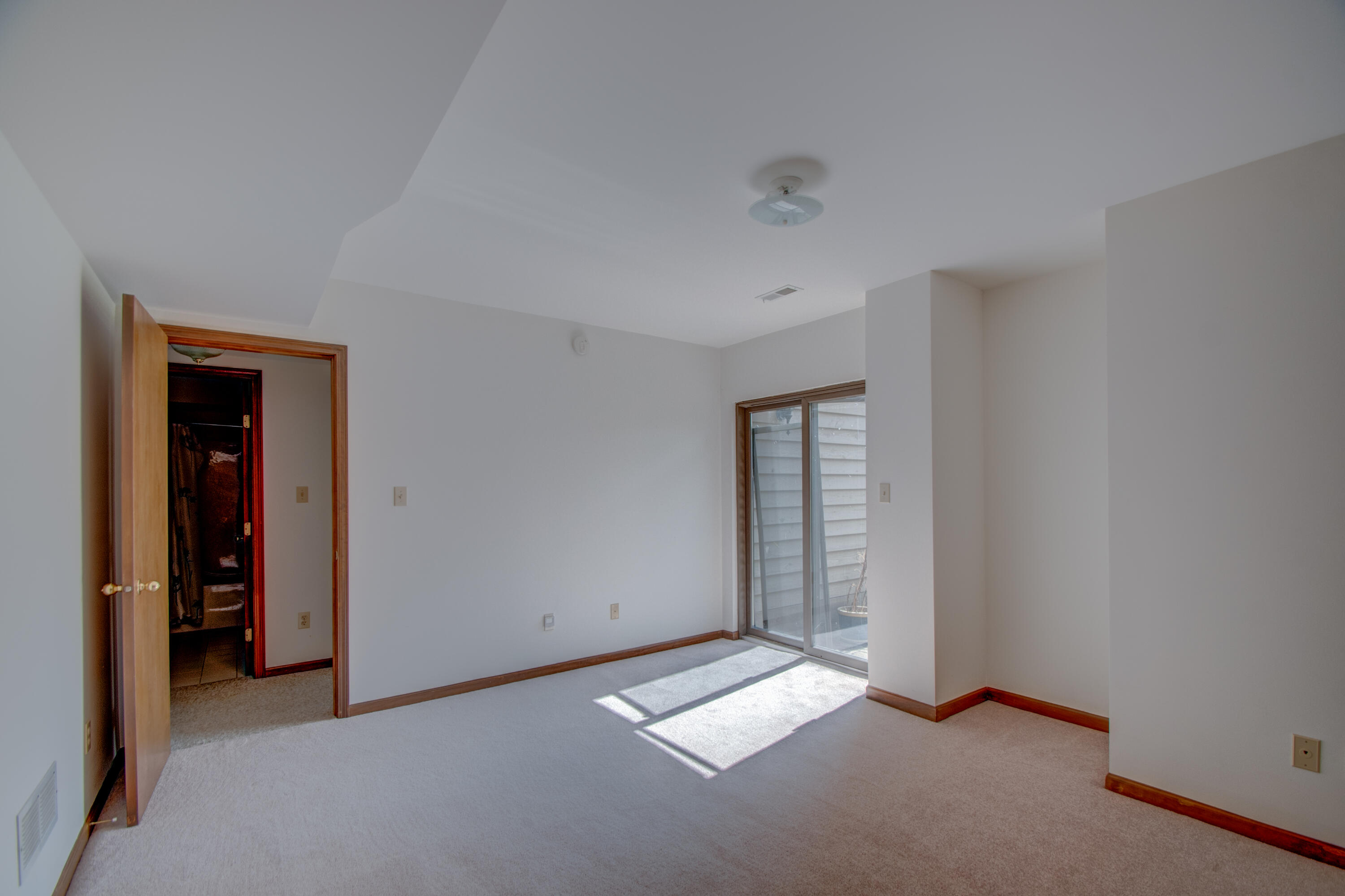 1404 Canterbury Court