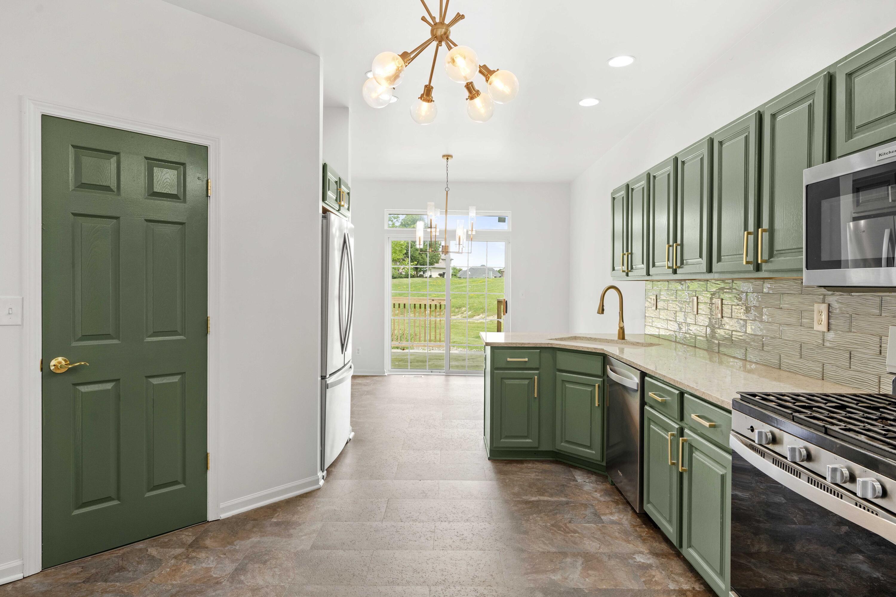 8122 Tuckaway Court