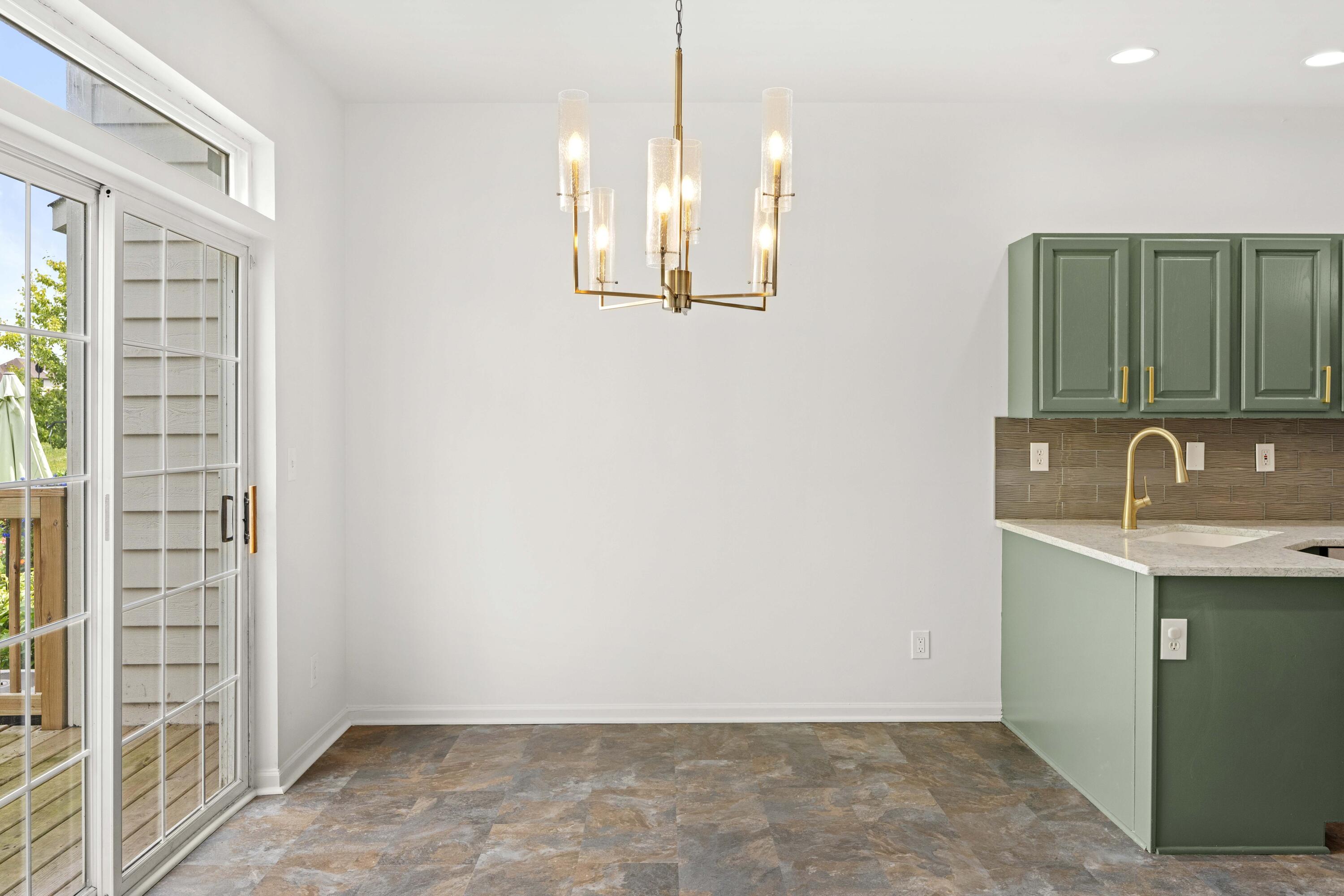 8122 Tuckaway Court