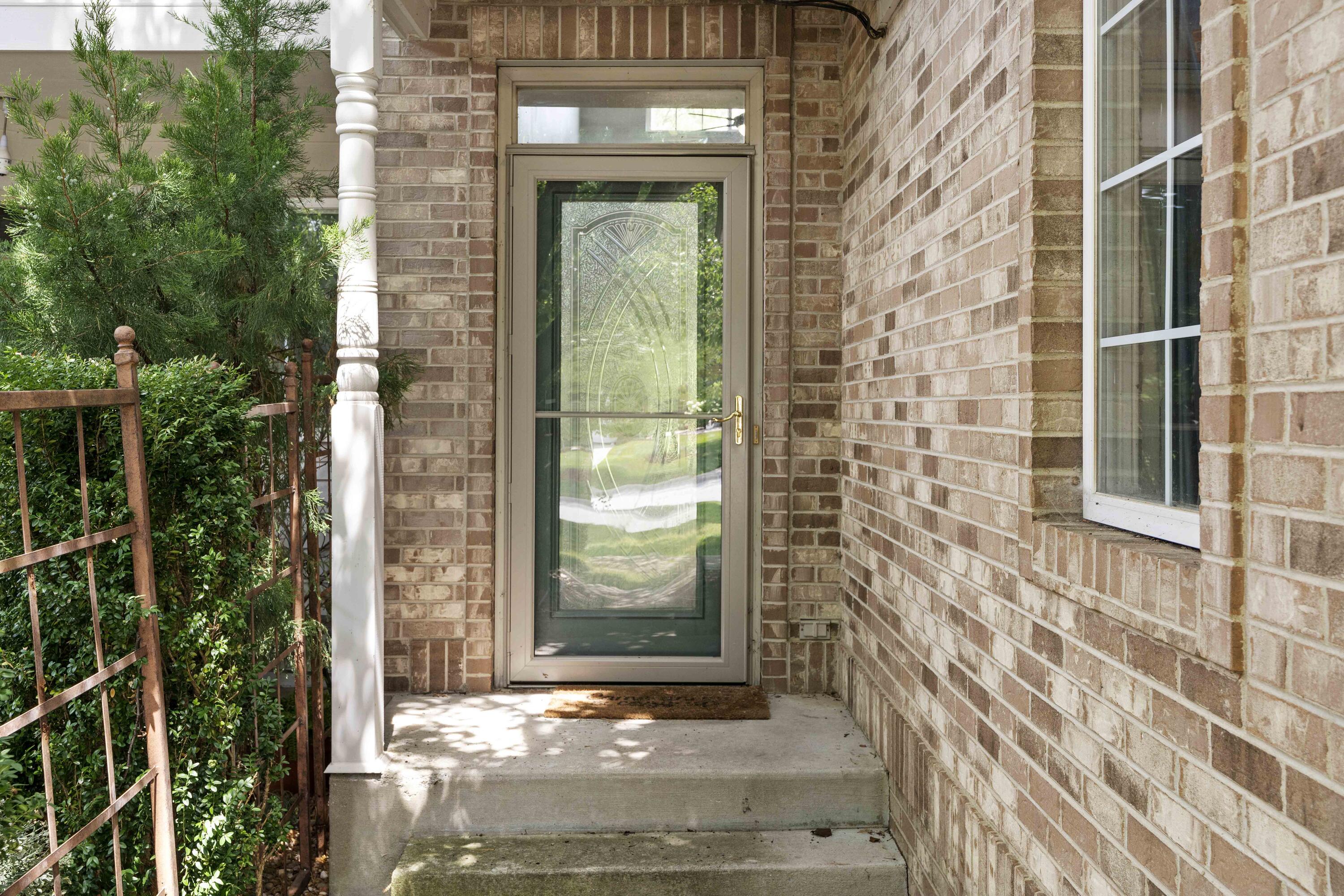 8122 Tuckaway Court