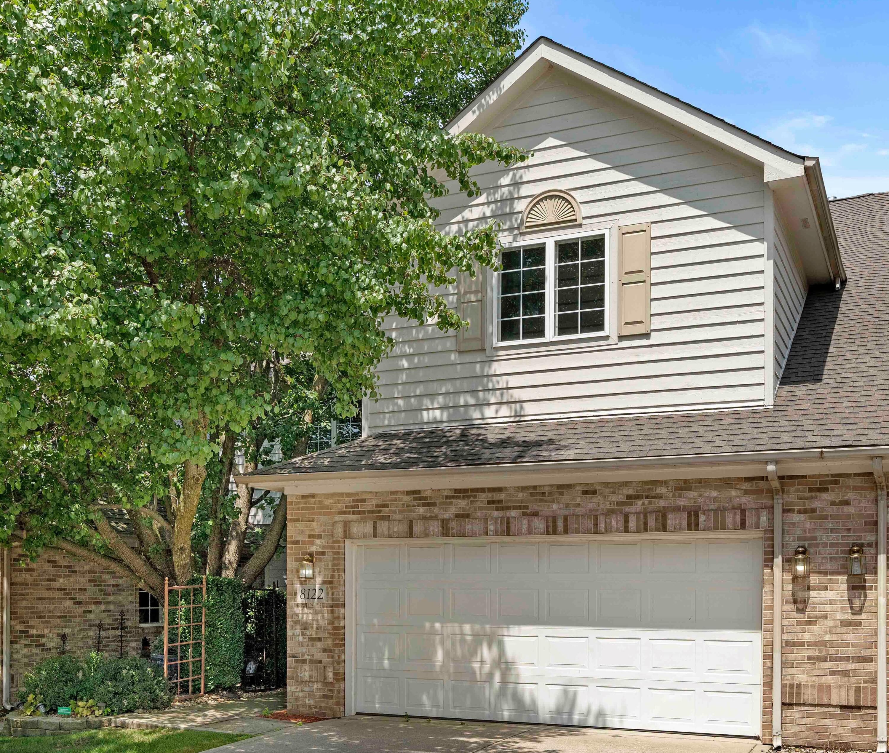 8122 Tuckaway Court