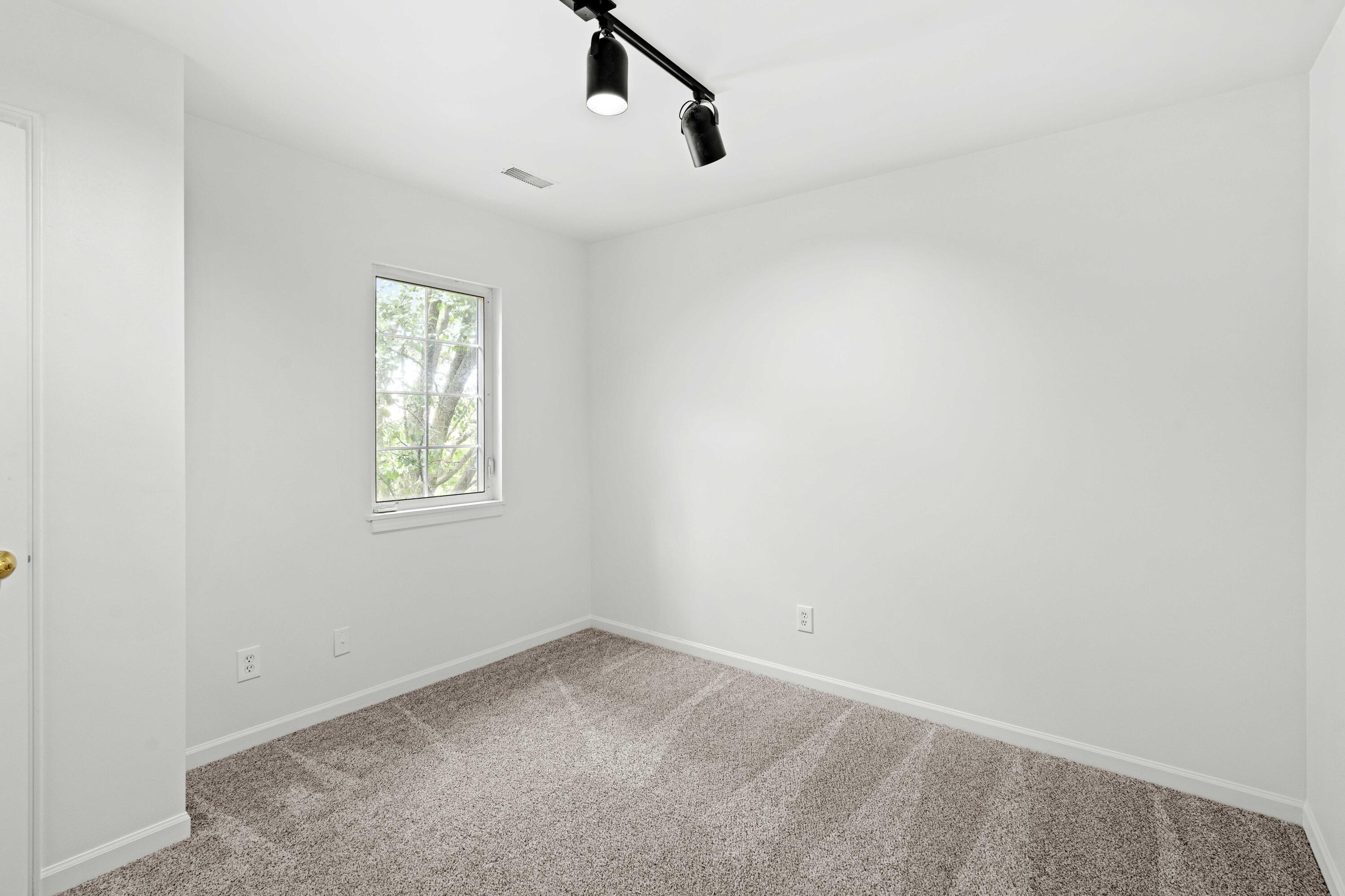 8122 Tuckaway Court
