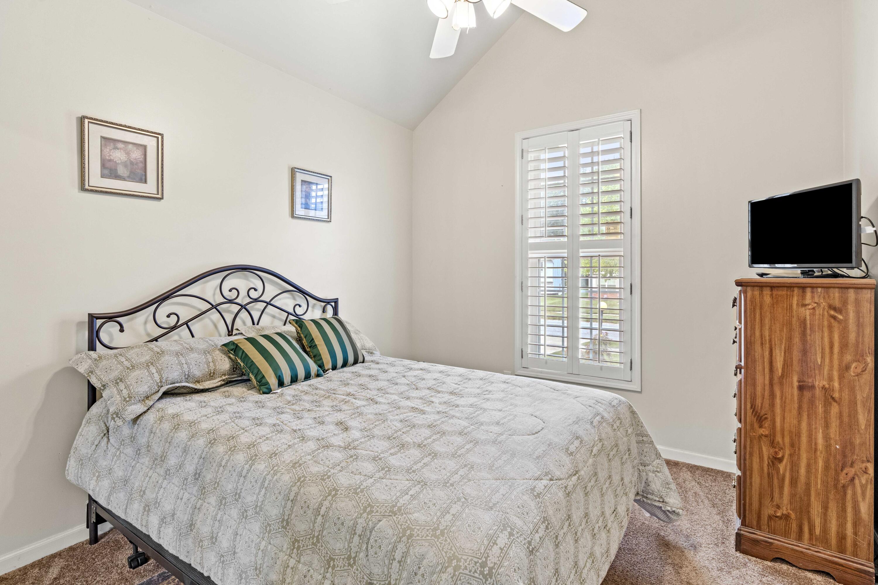 1087 Capitol Drive