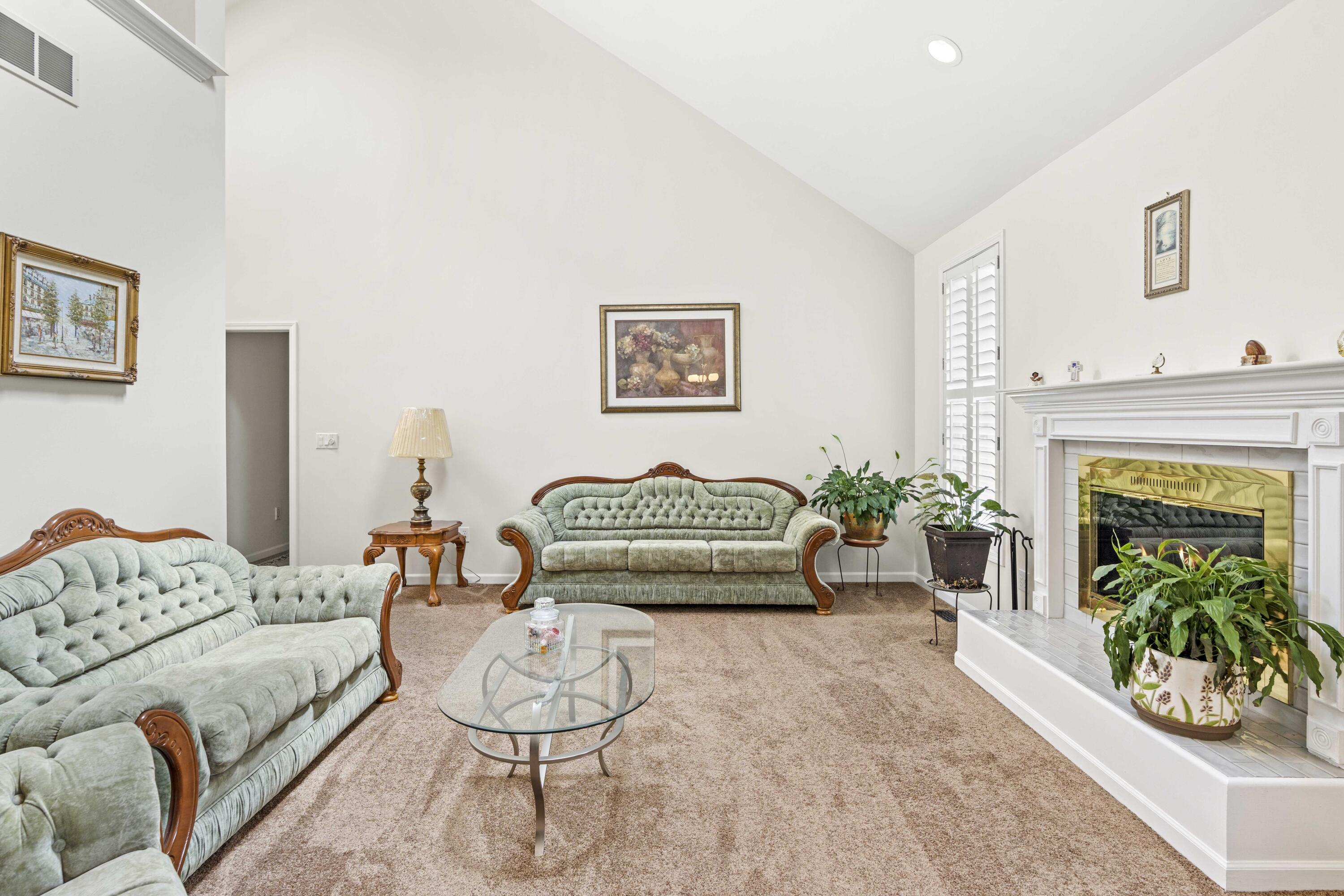 1087 Capitol Drive