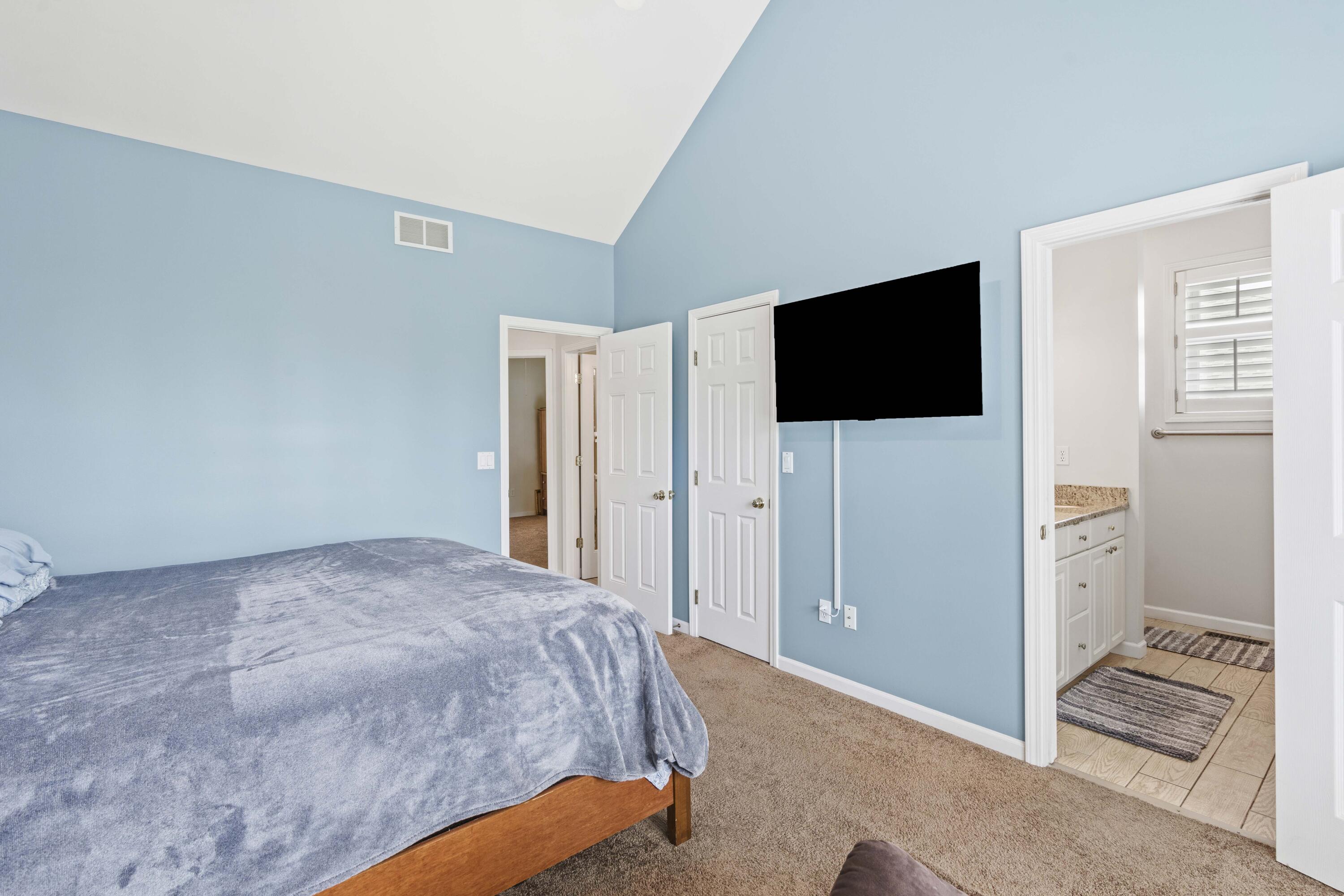 1087 Capitol Drive
