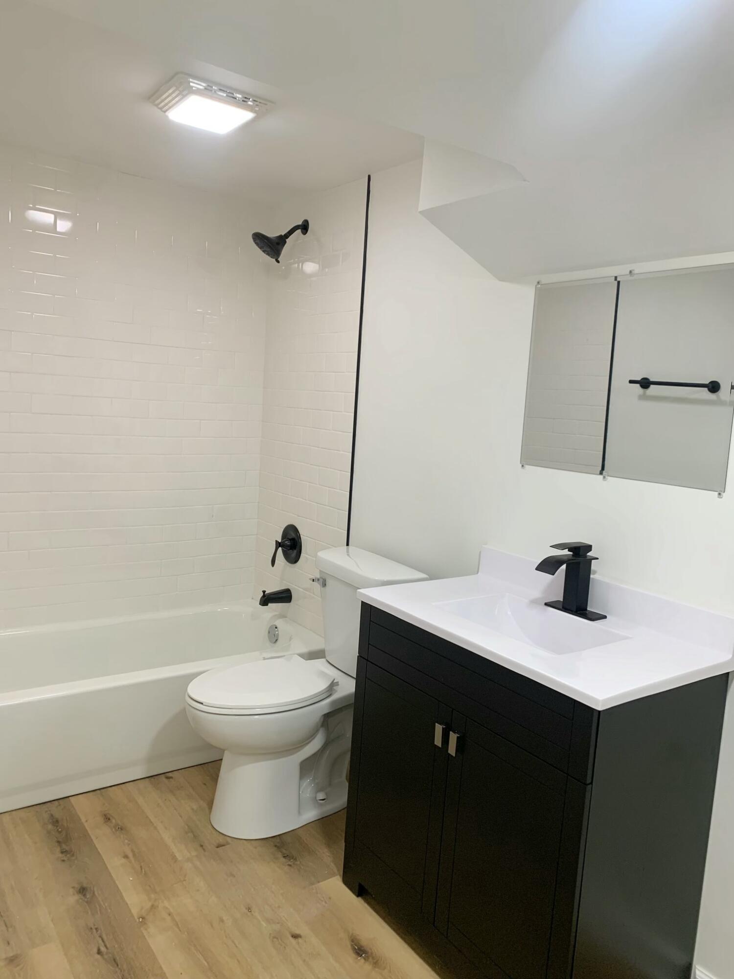 1308 W 61st Place