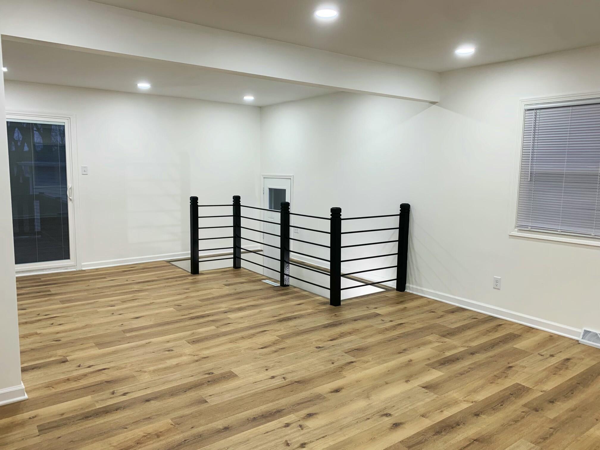 1308 W 61st Place