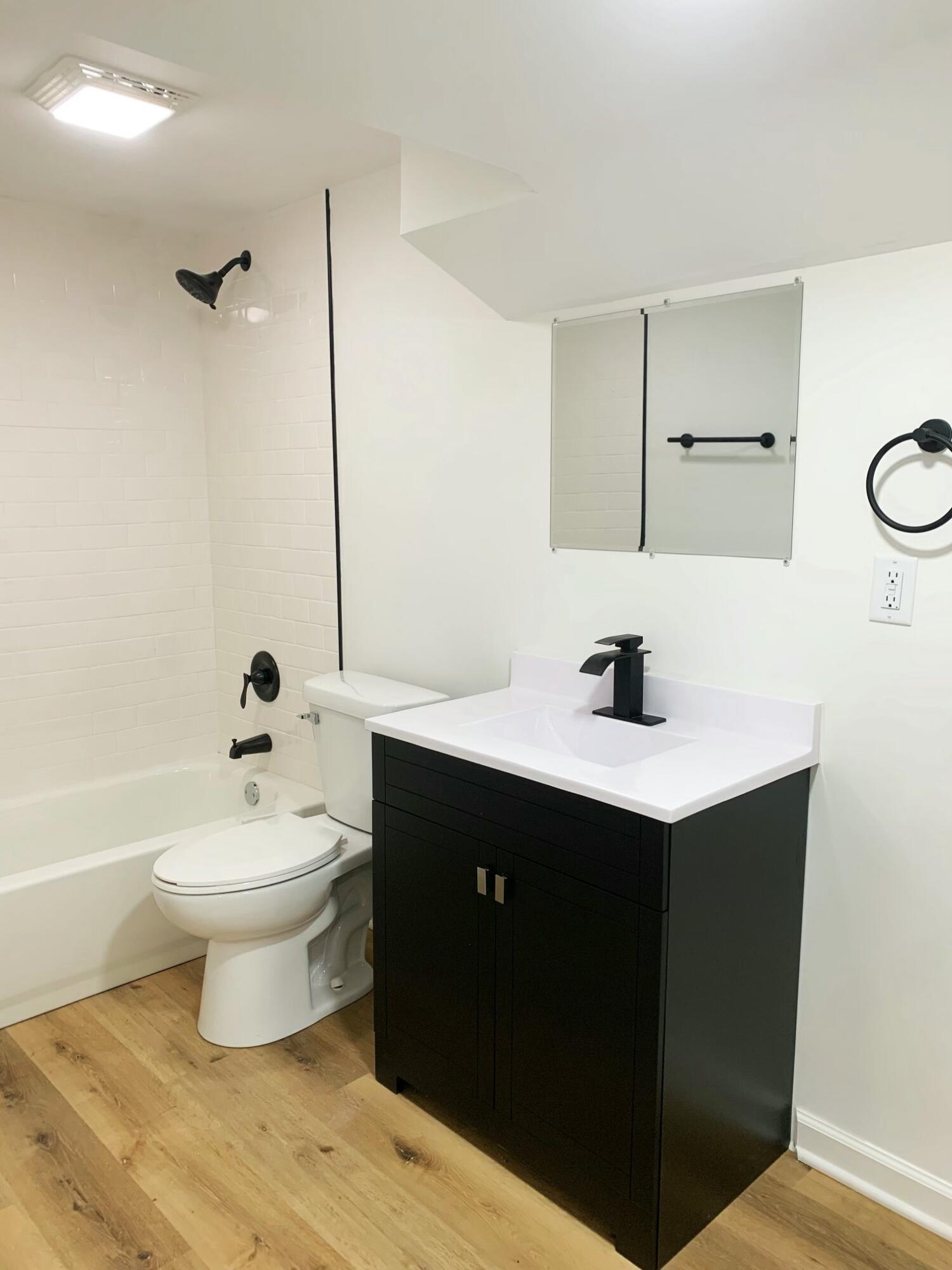 1308 W 61st Place