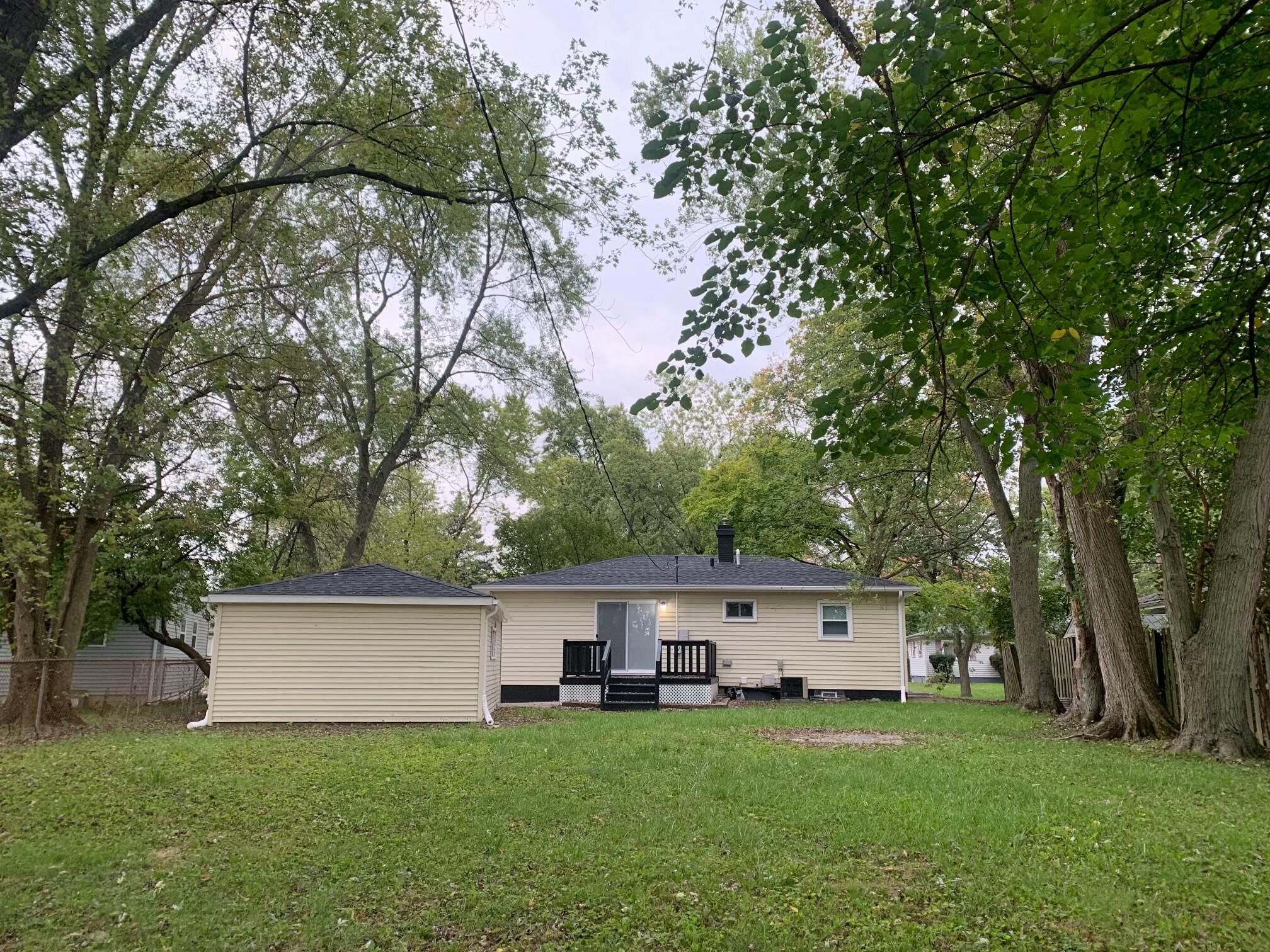 1308 W 61st Place