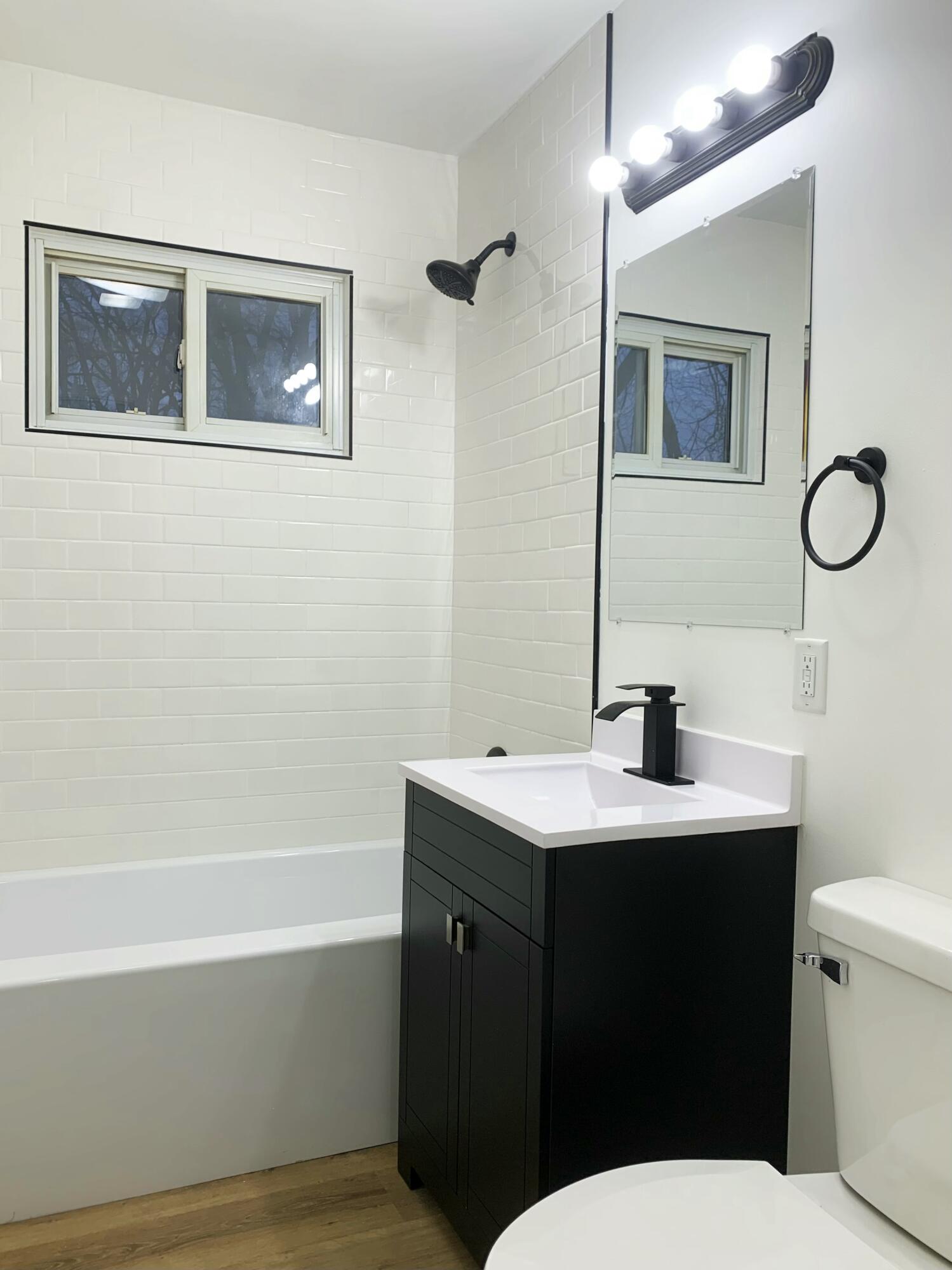 1308 W 61st Place