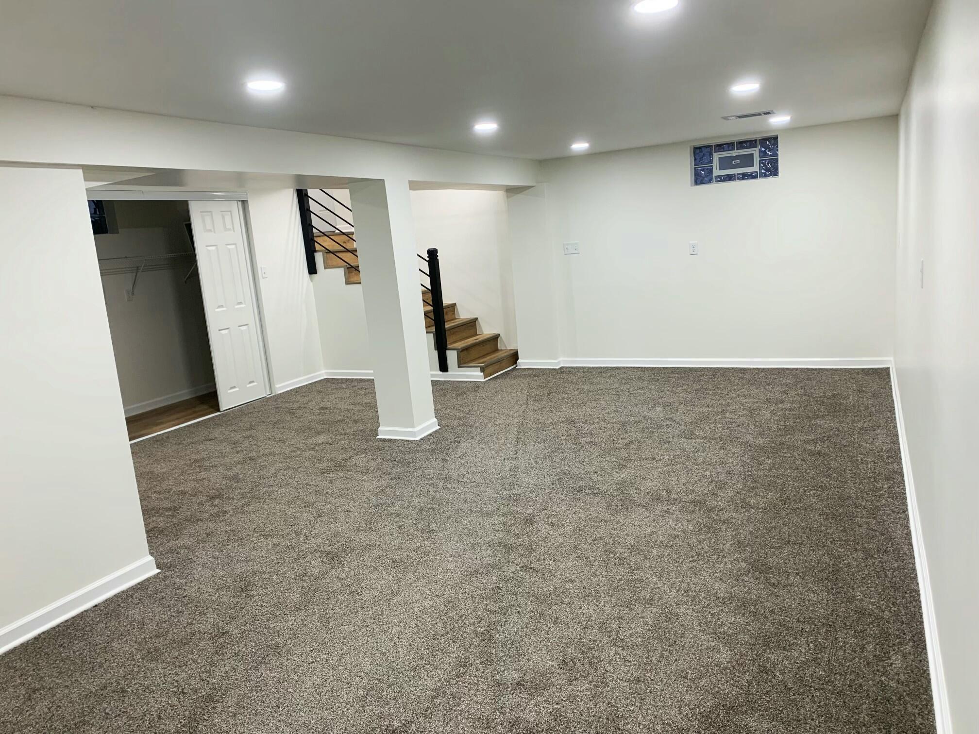 1308 W 61st Place