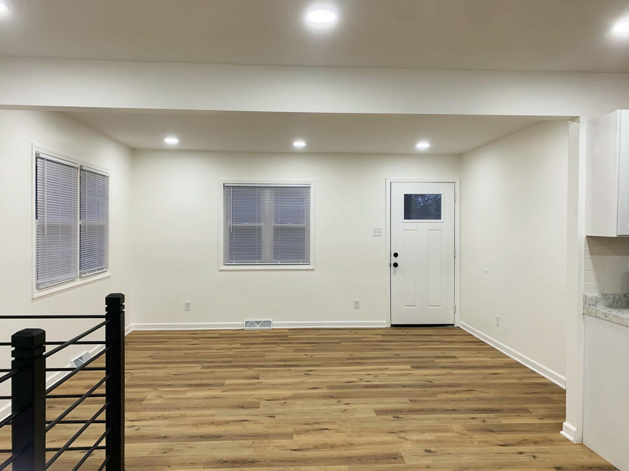 1308 W 61st Place