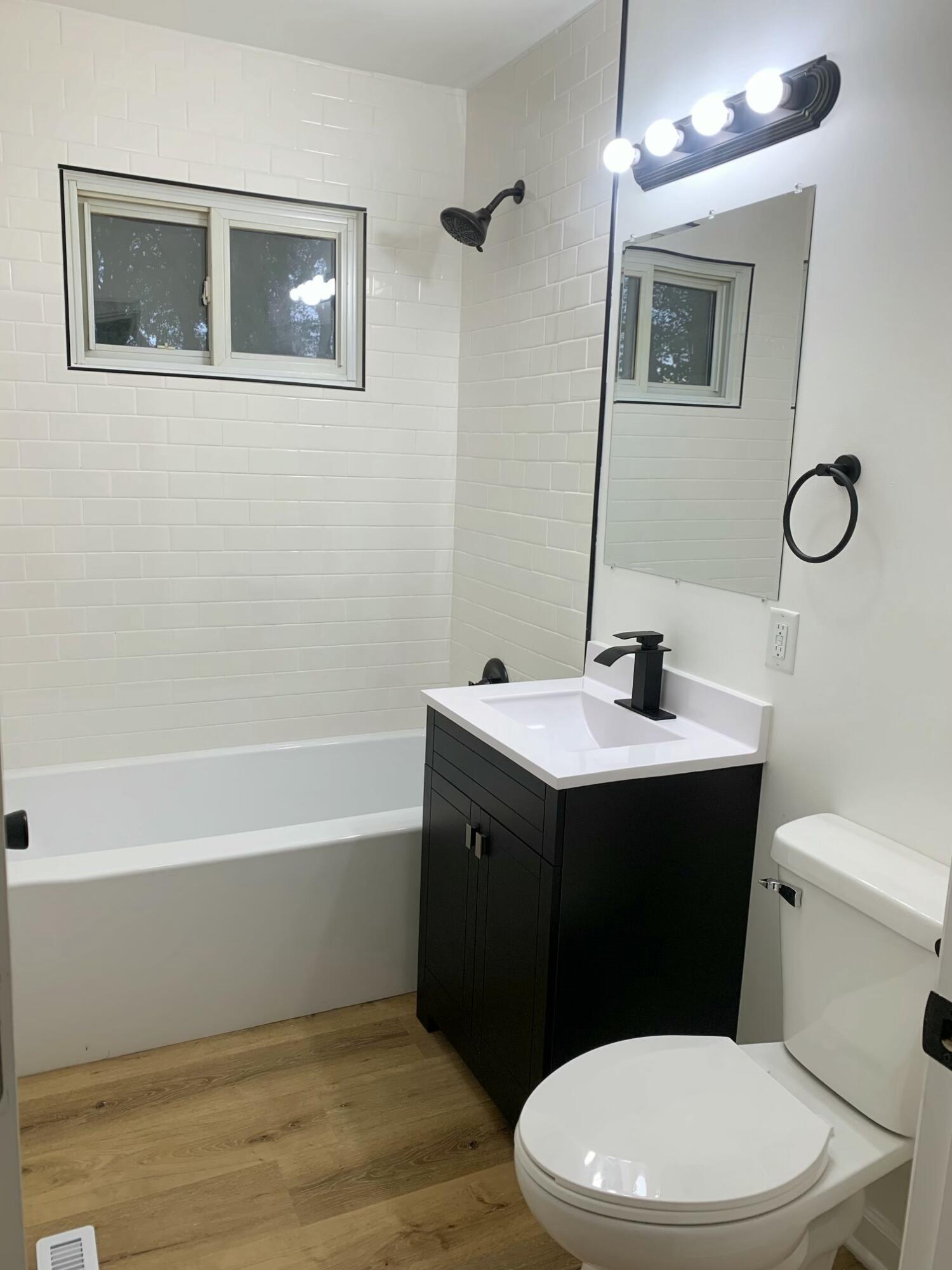 1308 W 61st Place