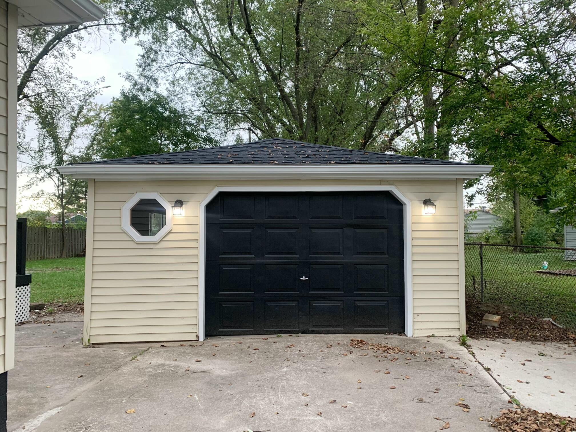 1308 W 61st Place