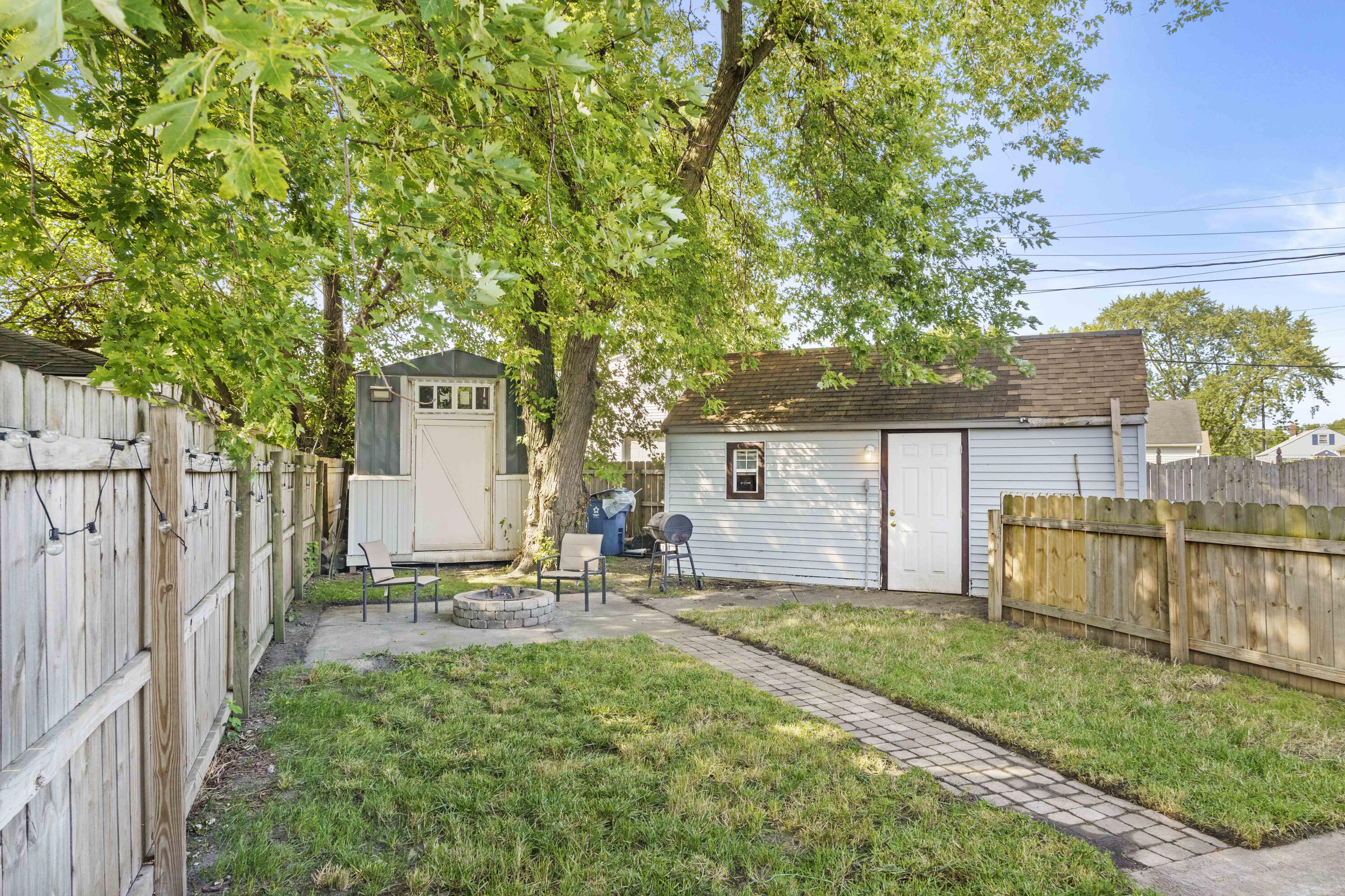 2706 Strong Street