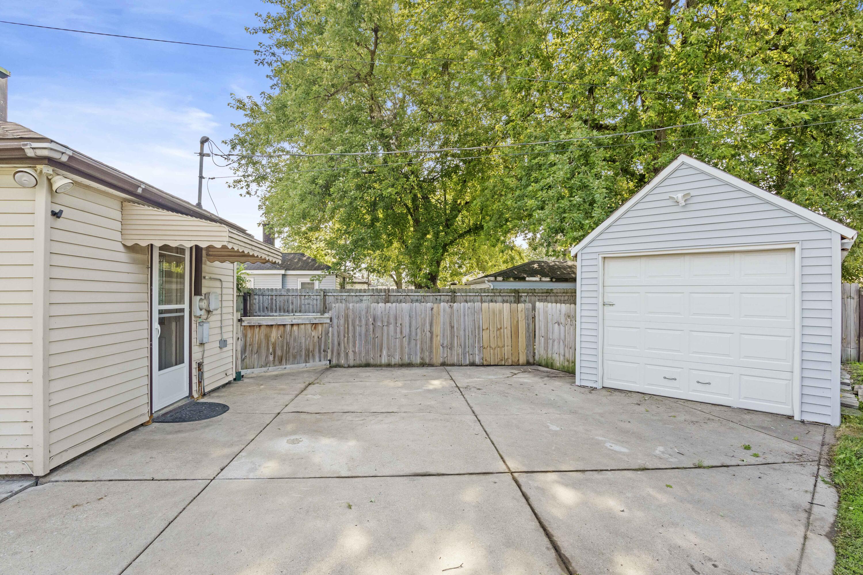2706 Strong Street