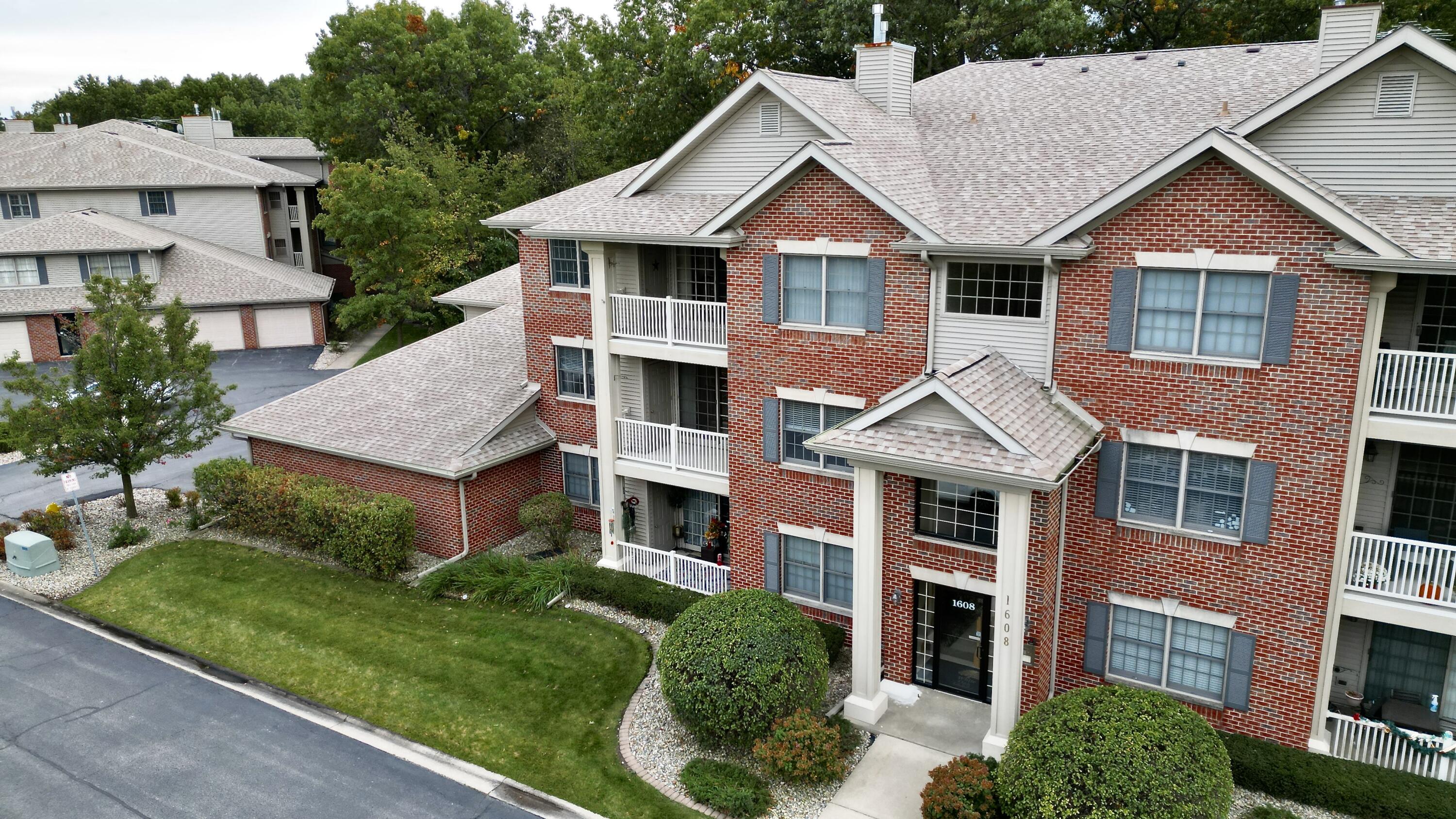 1608 White Oak Circle Unit: 2A