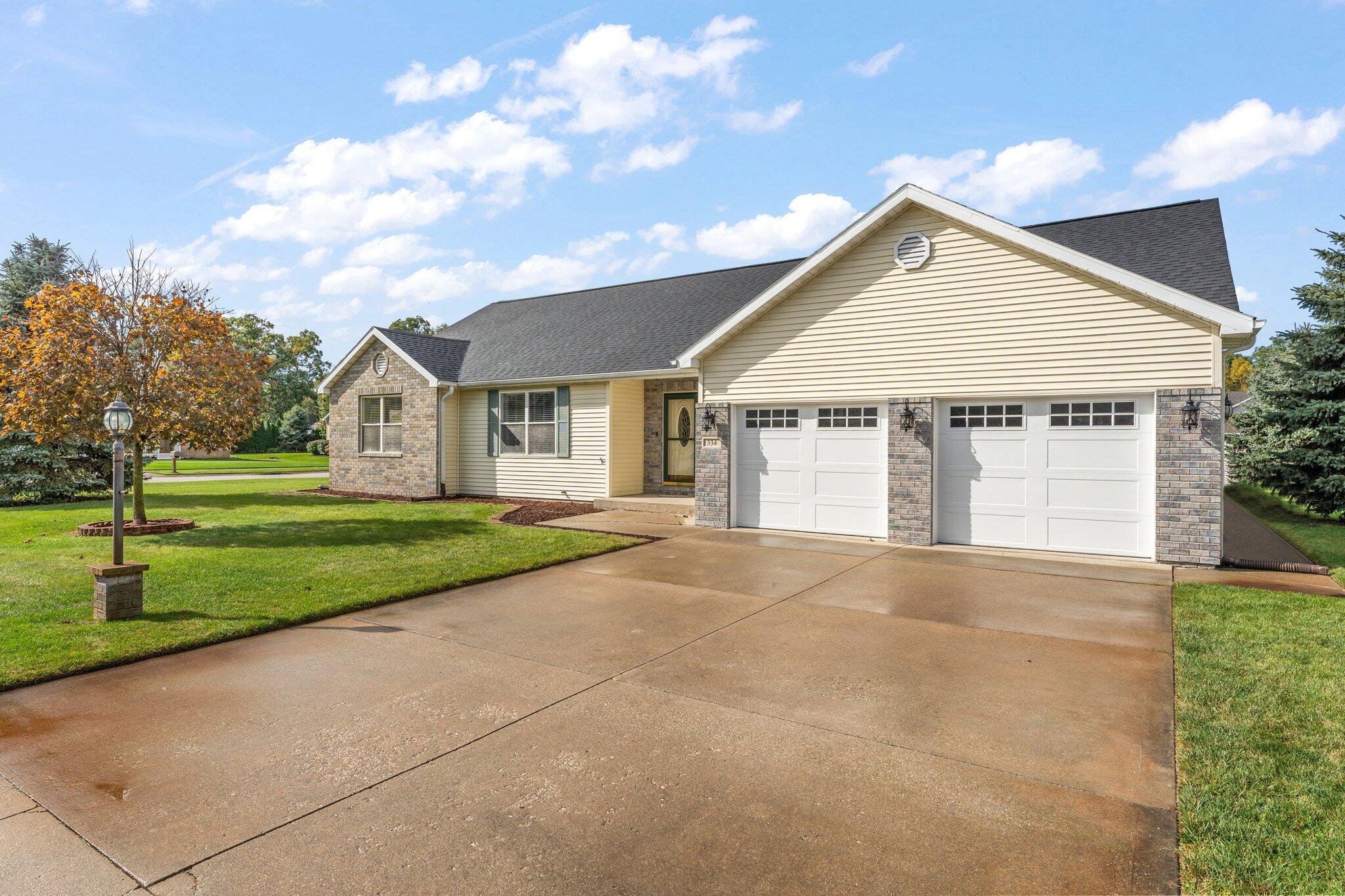 334 Forsythia Street SE