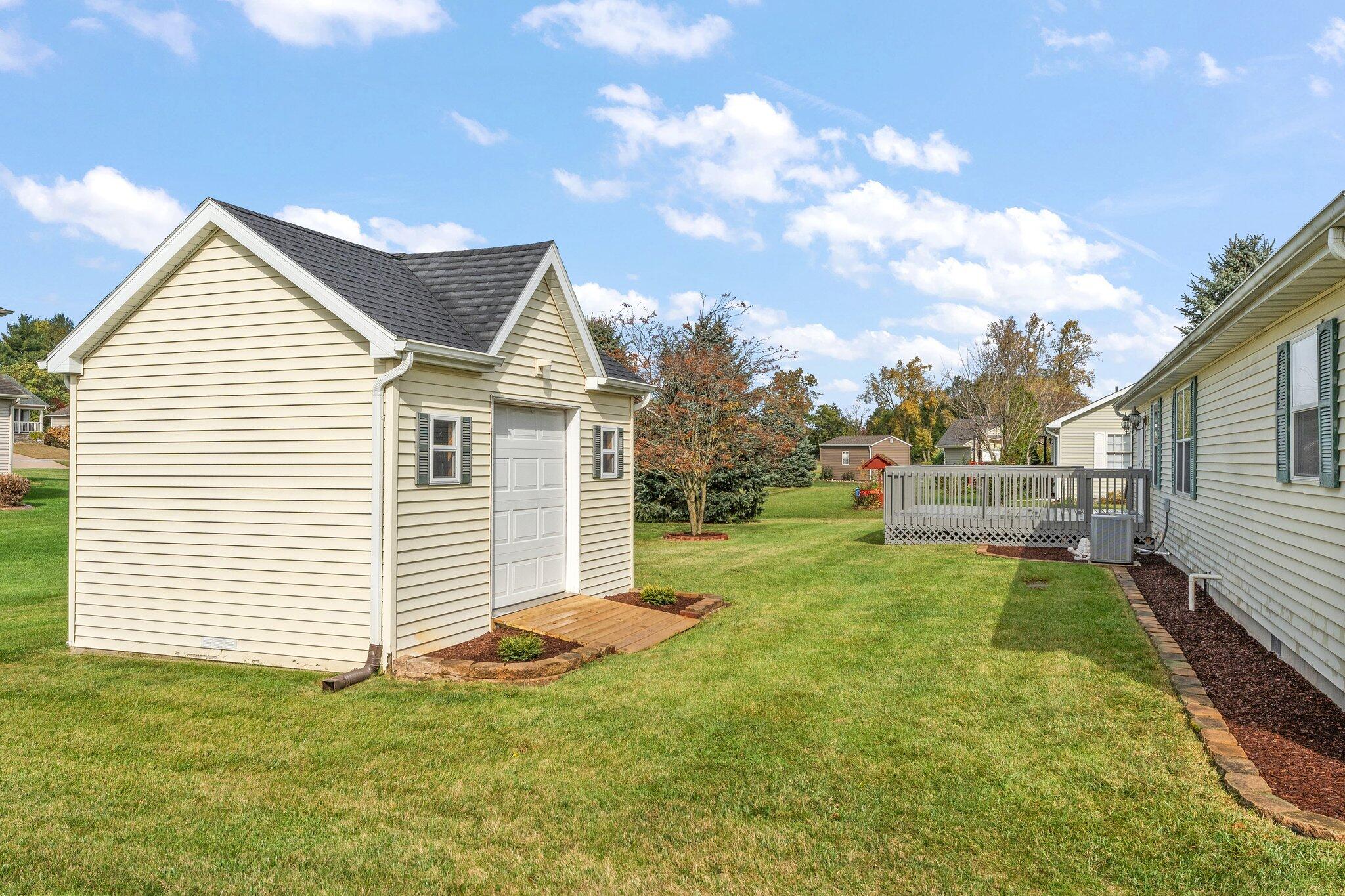 334 Forsythia Street SE
