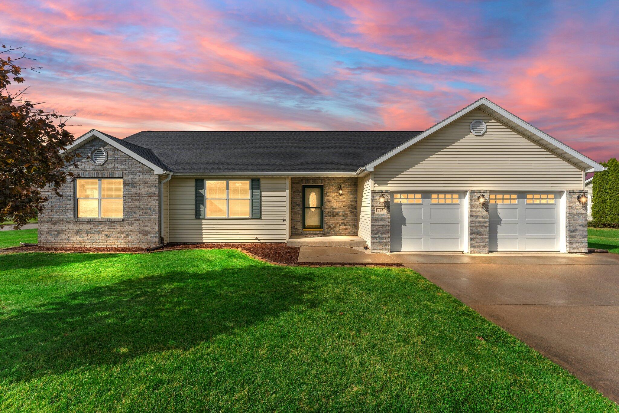334 Forsythia Street SE