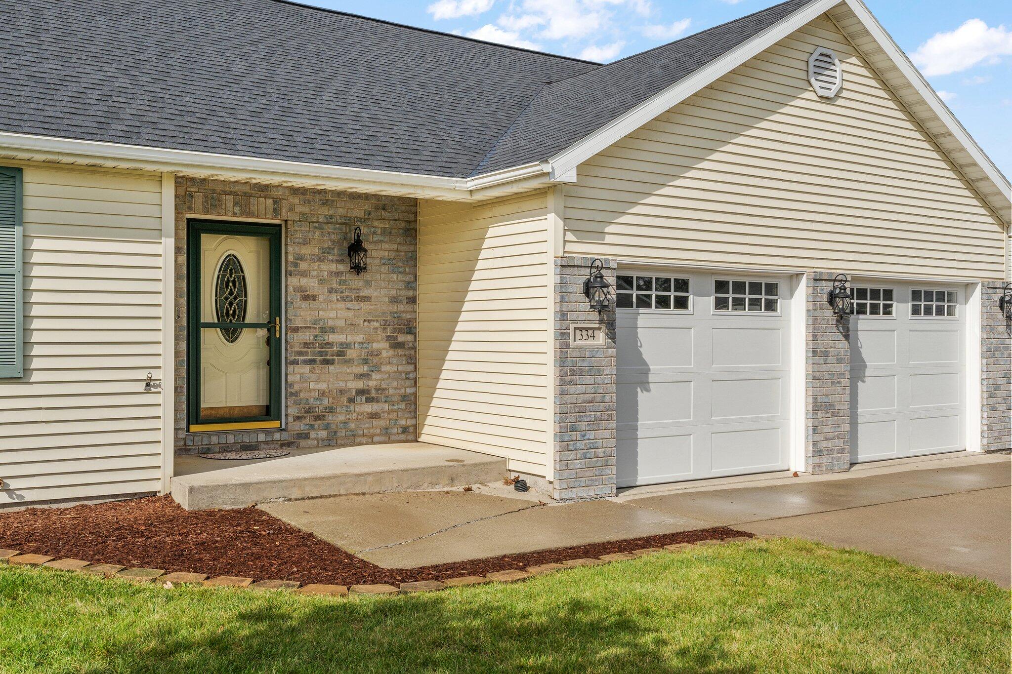 334 Forsythia Street SE