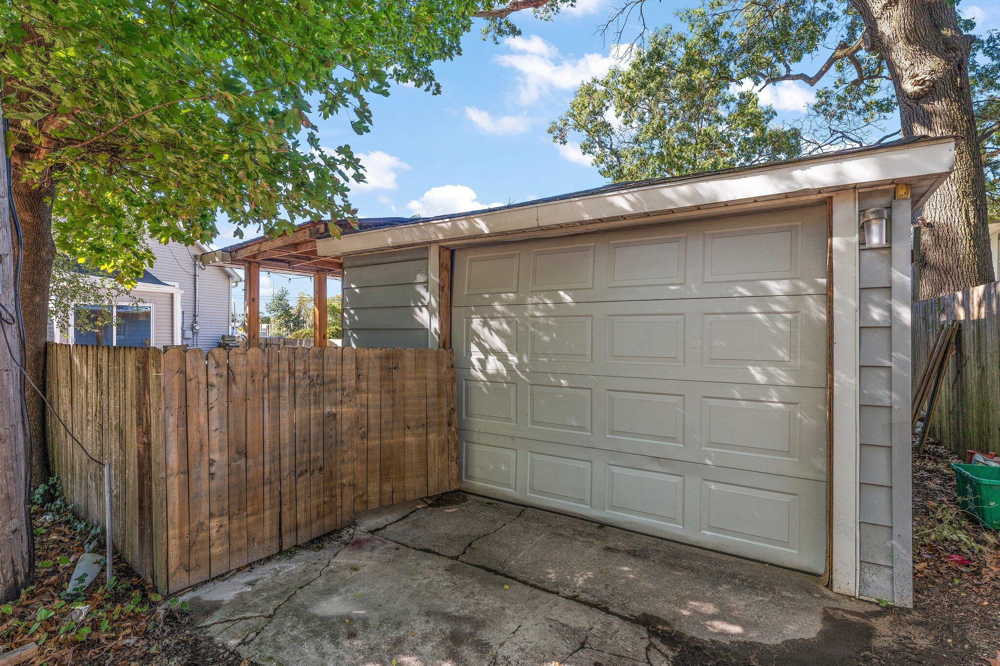 920 Lillian Street
