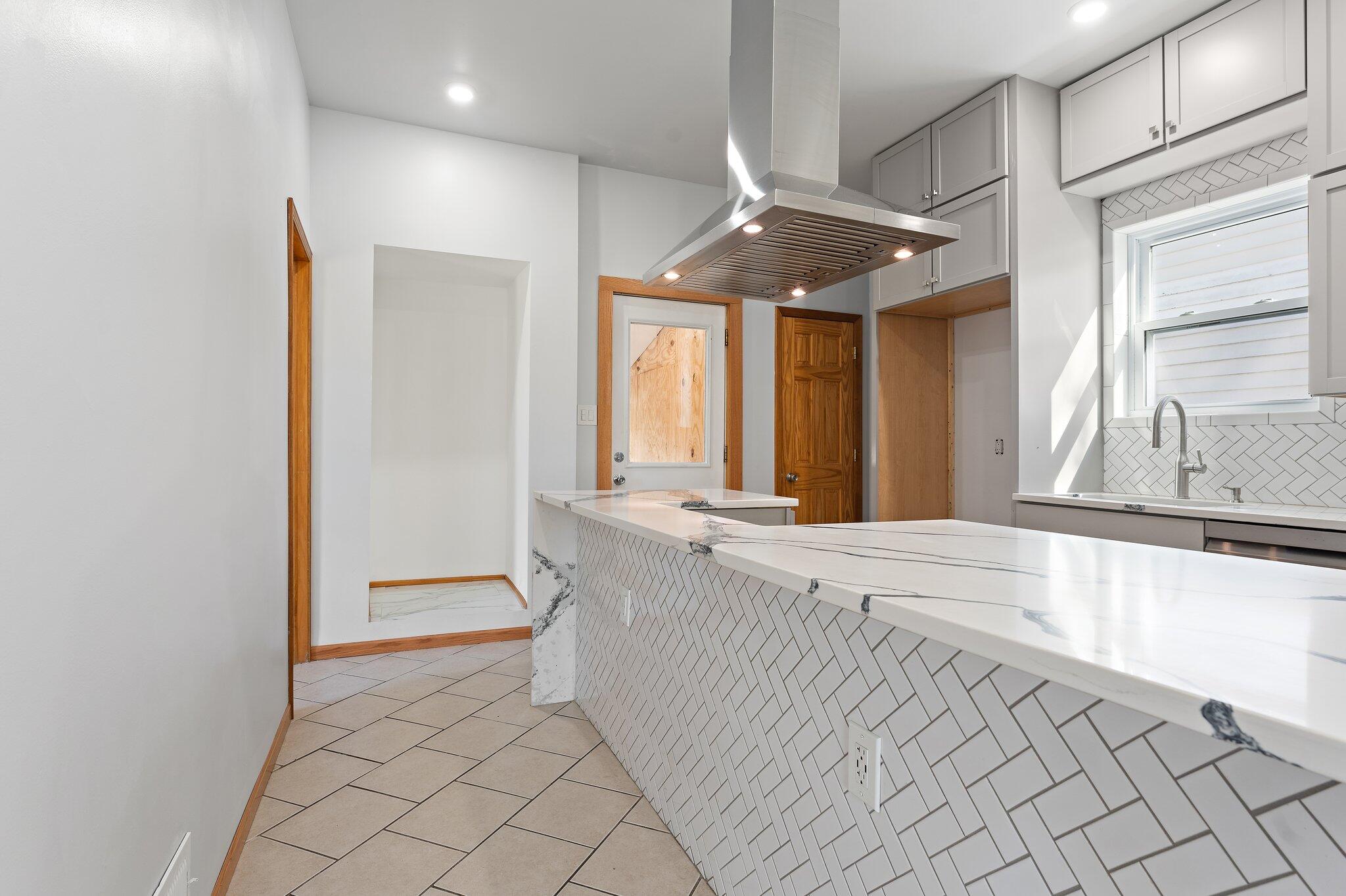 920 Lillian Street