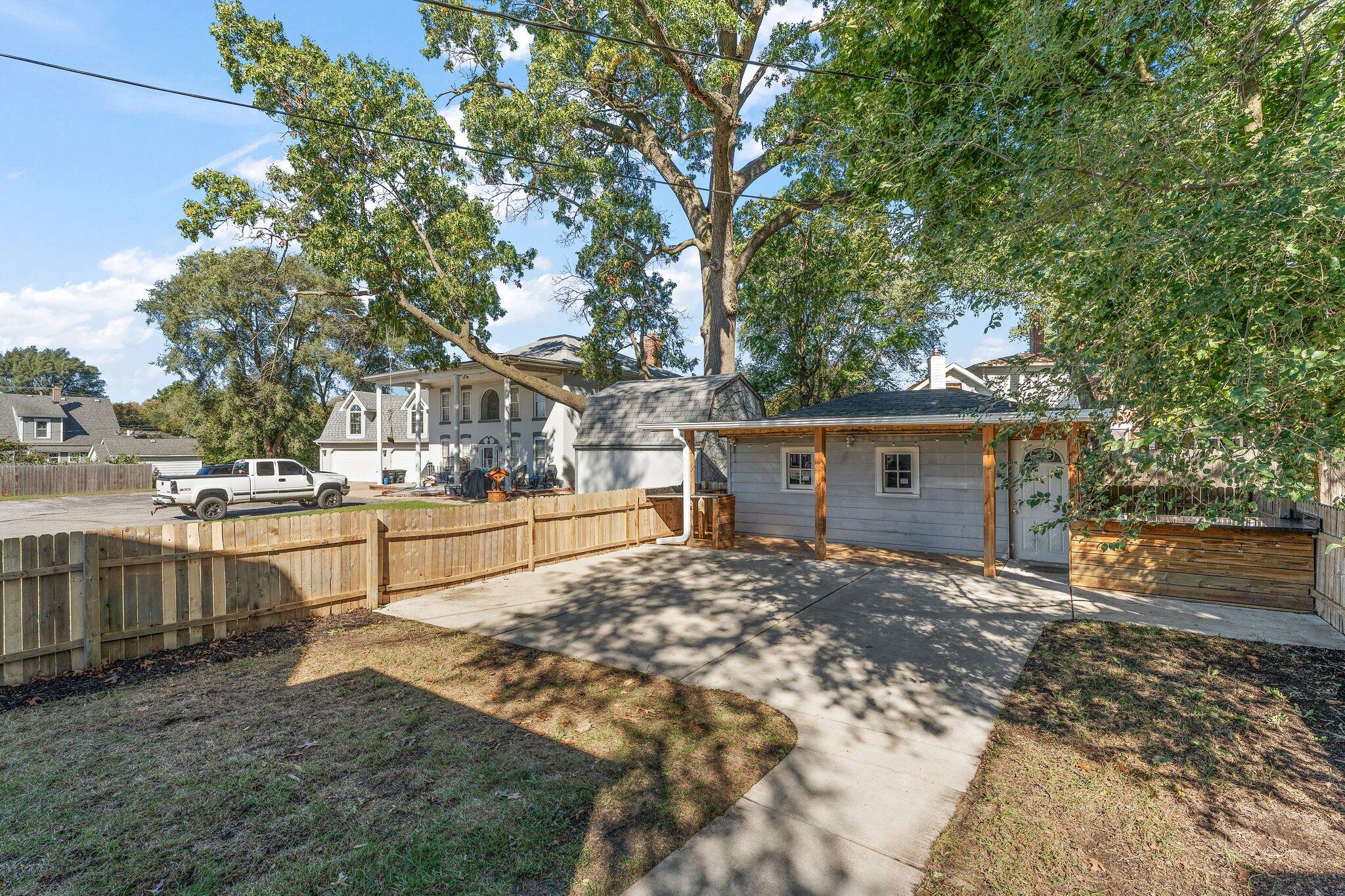 920 Lillian Street