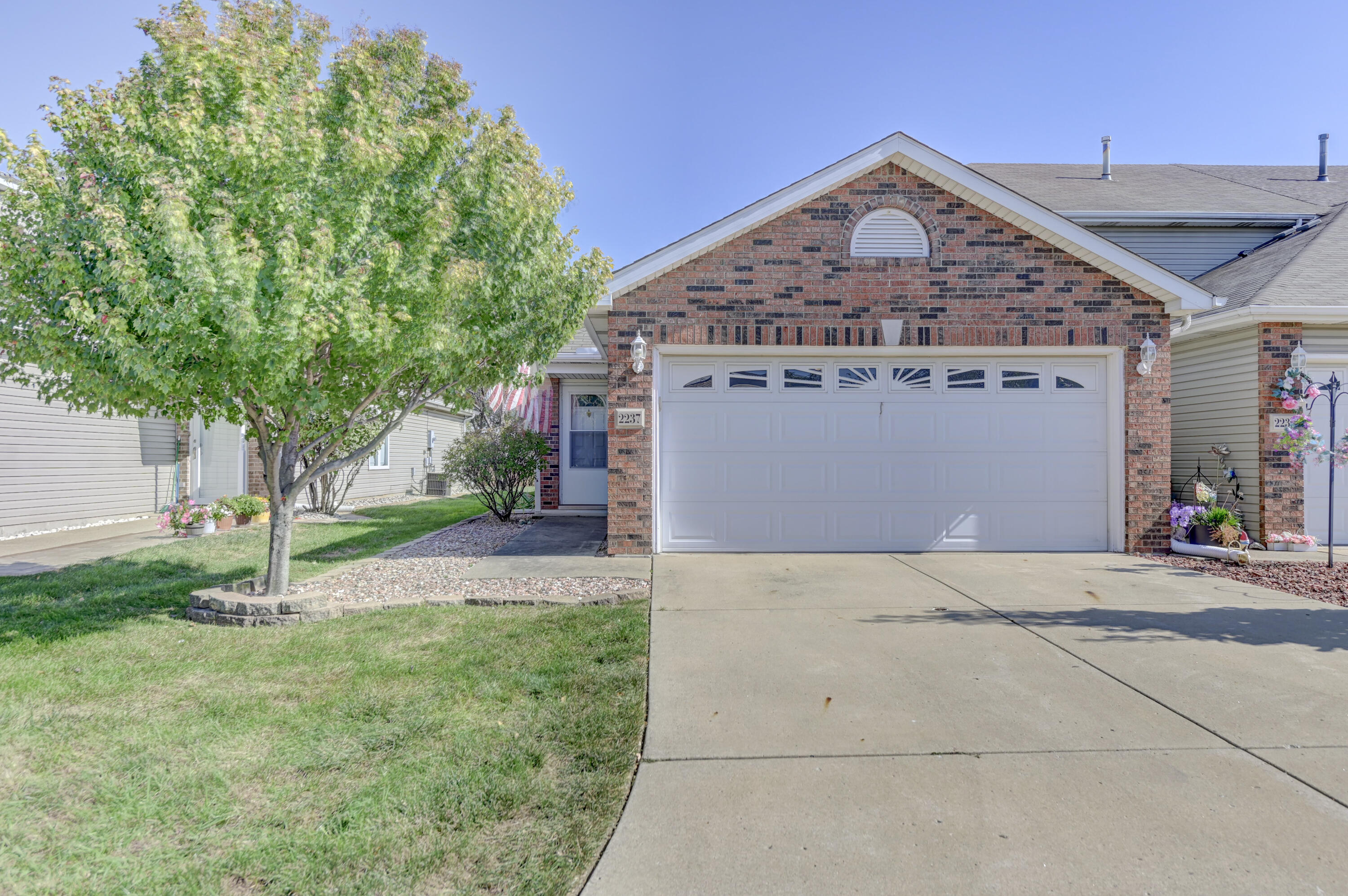 2237 Sandridge Lane
