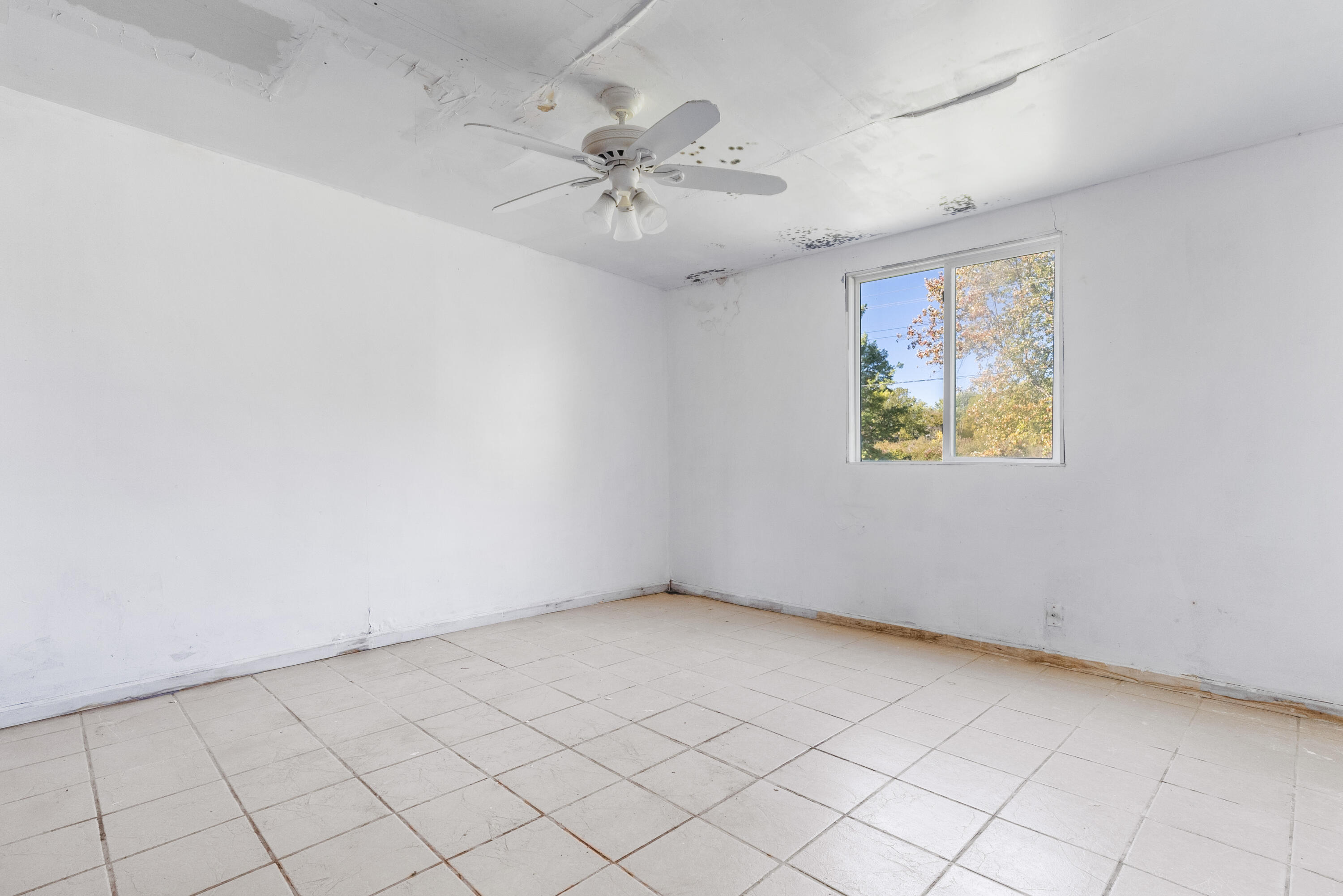 2700 W 60th Drive