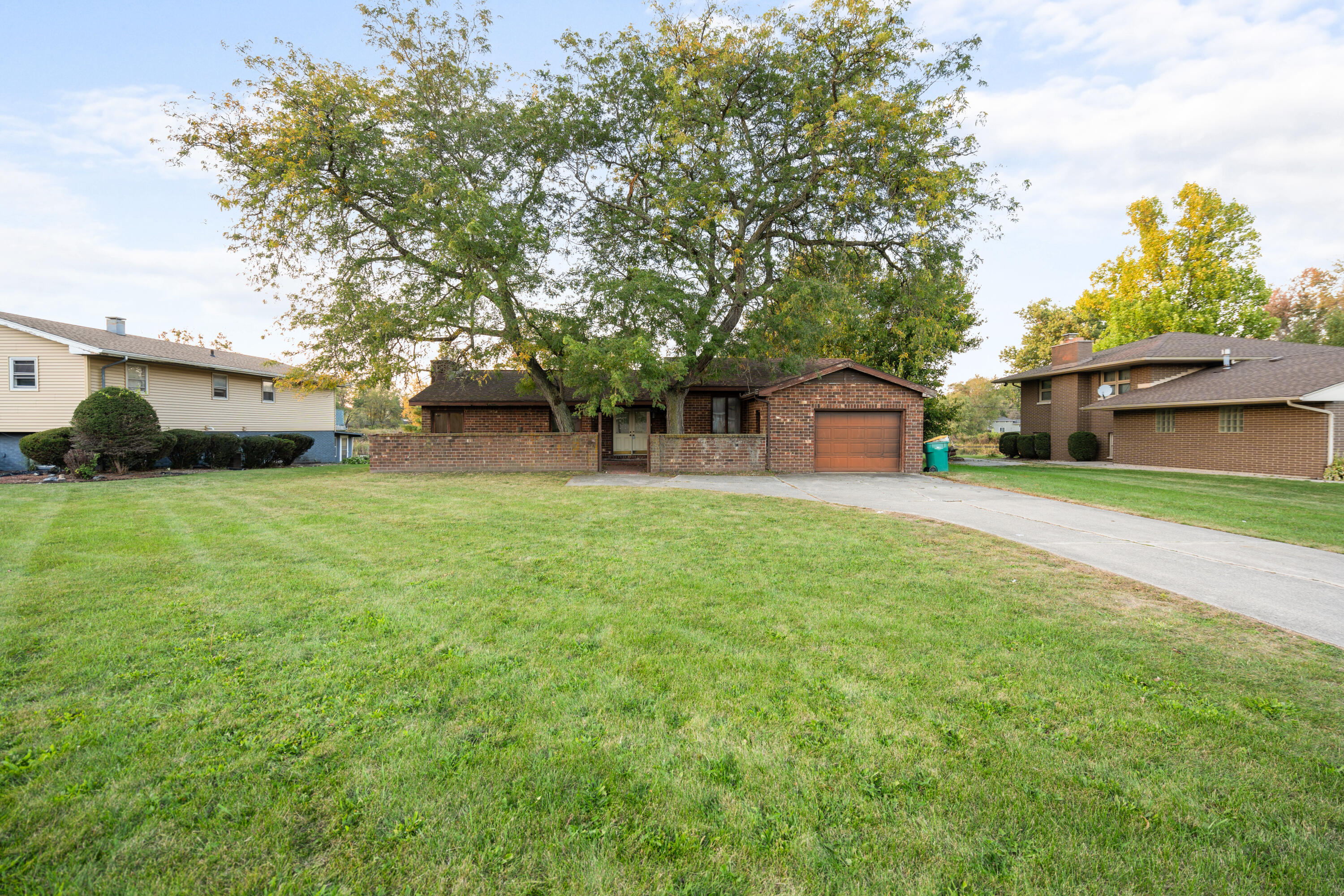 2700 W 60th Drive