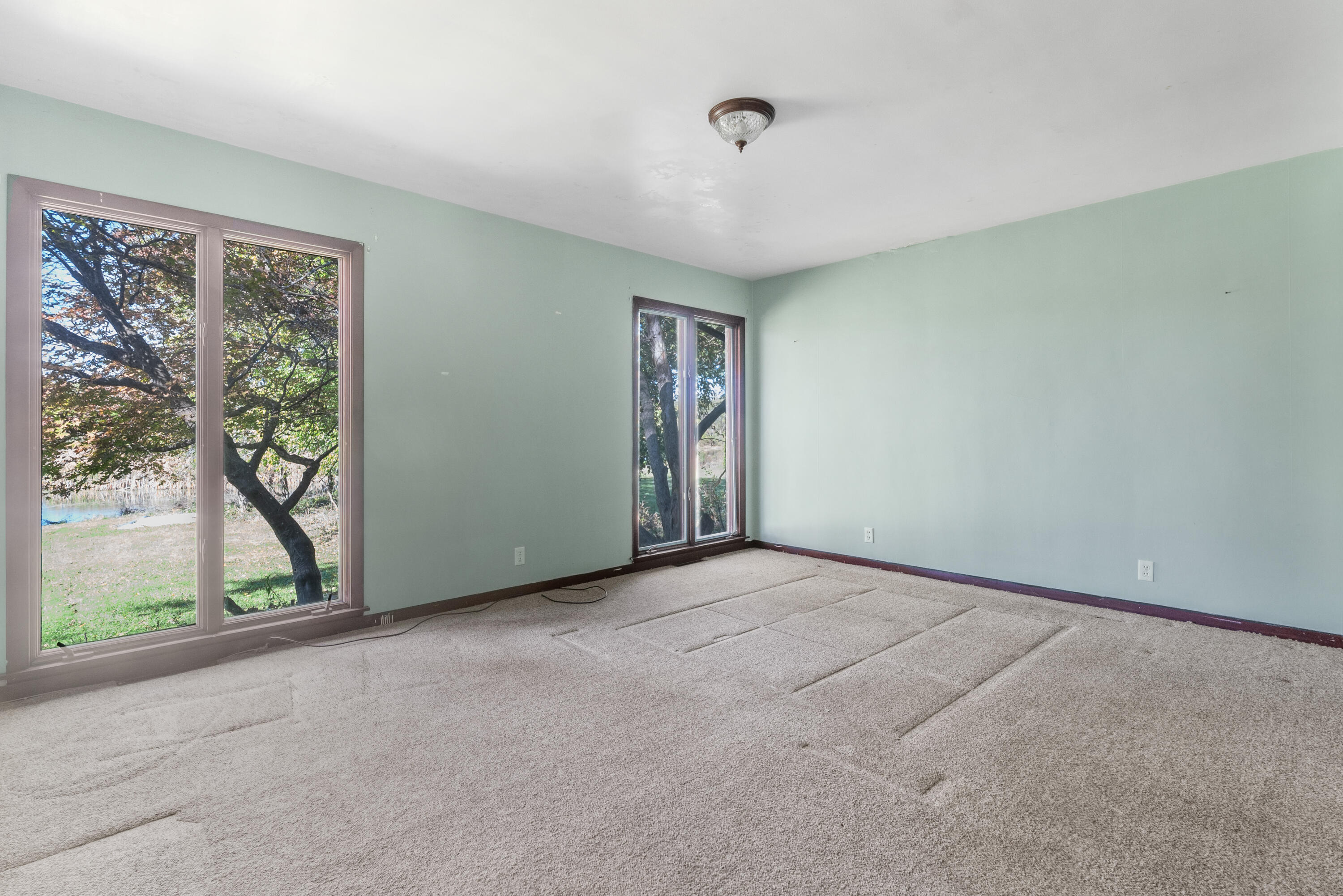 2700 W 60th Drive