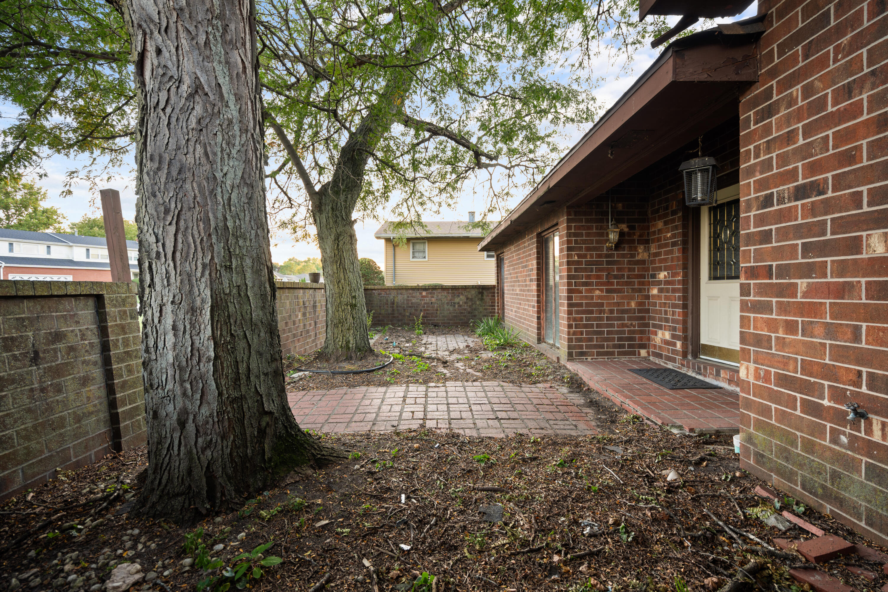 2700 W 60th Drive