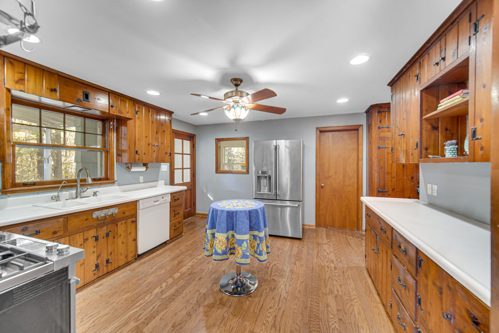 390 E Oak Hill Road