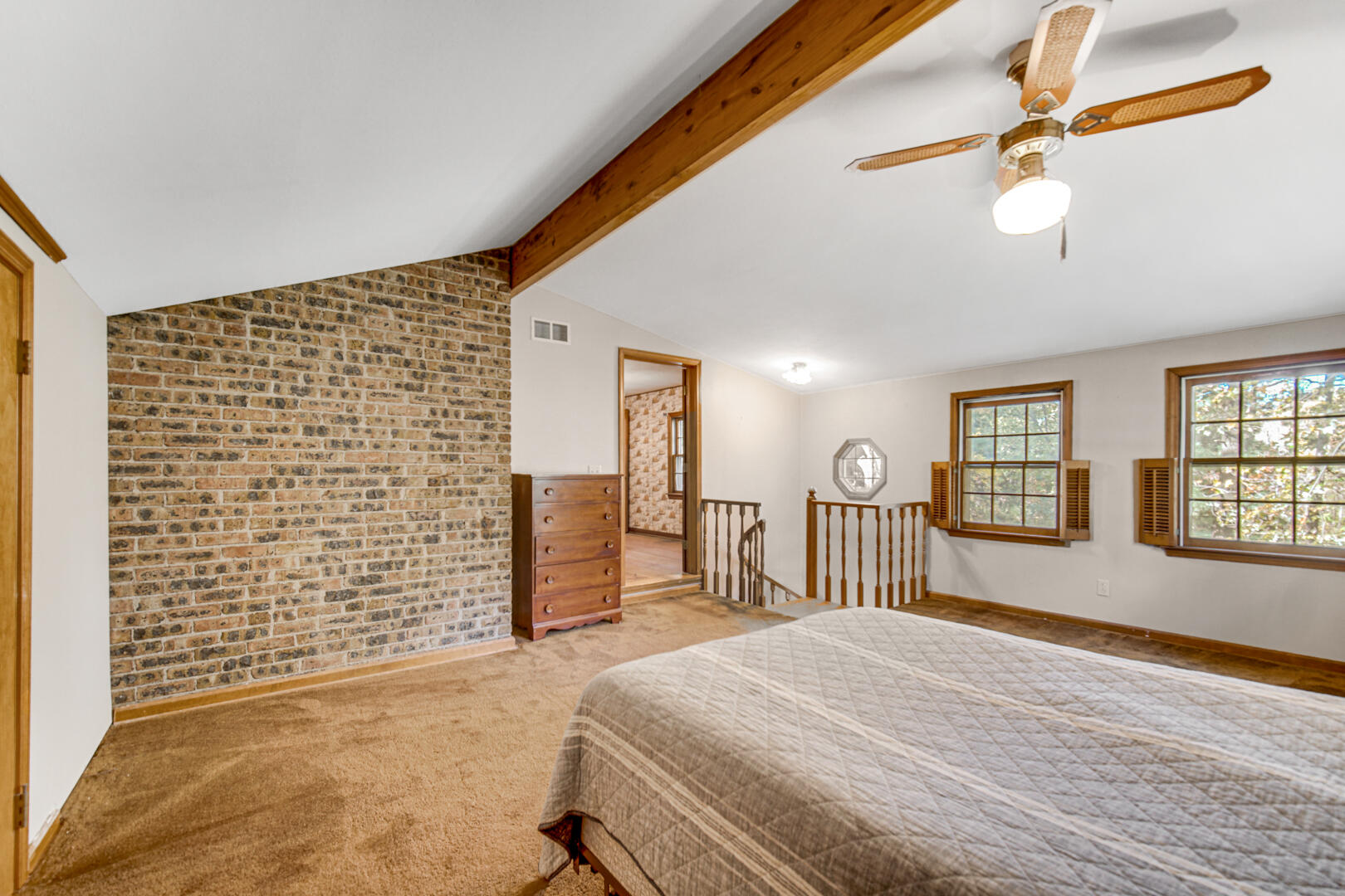 390 E Oak Hill Road