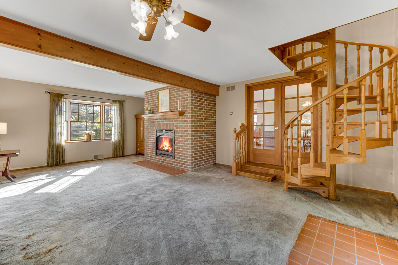 390 E Oak Hill Road