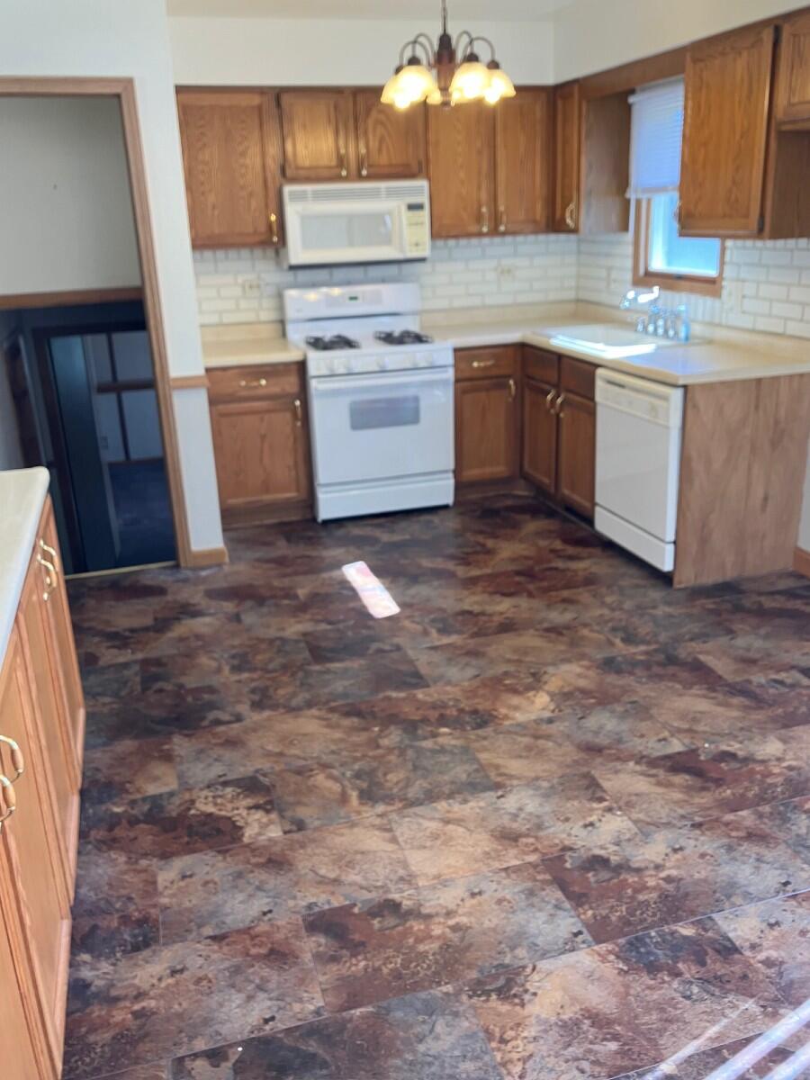 9803 W 136th Place
