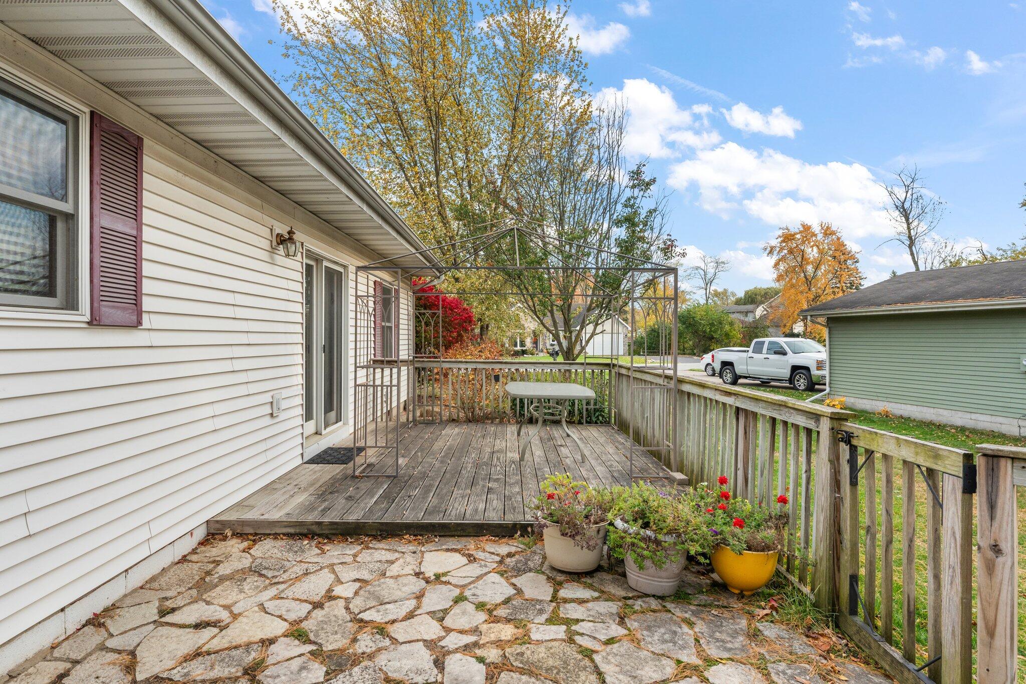 1094 Shoreline Road