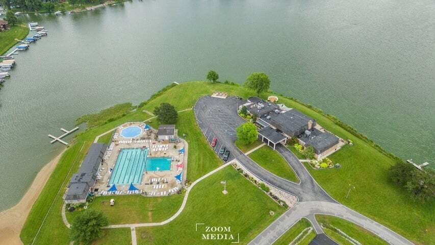 1094 Shoreline Road