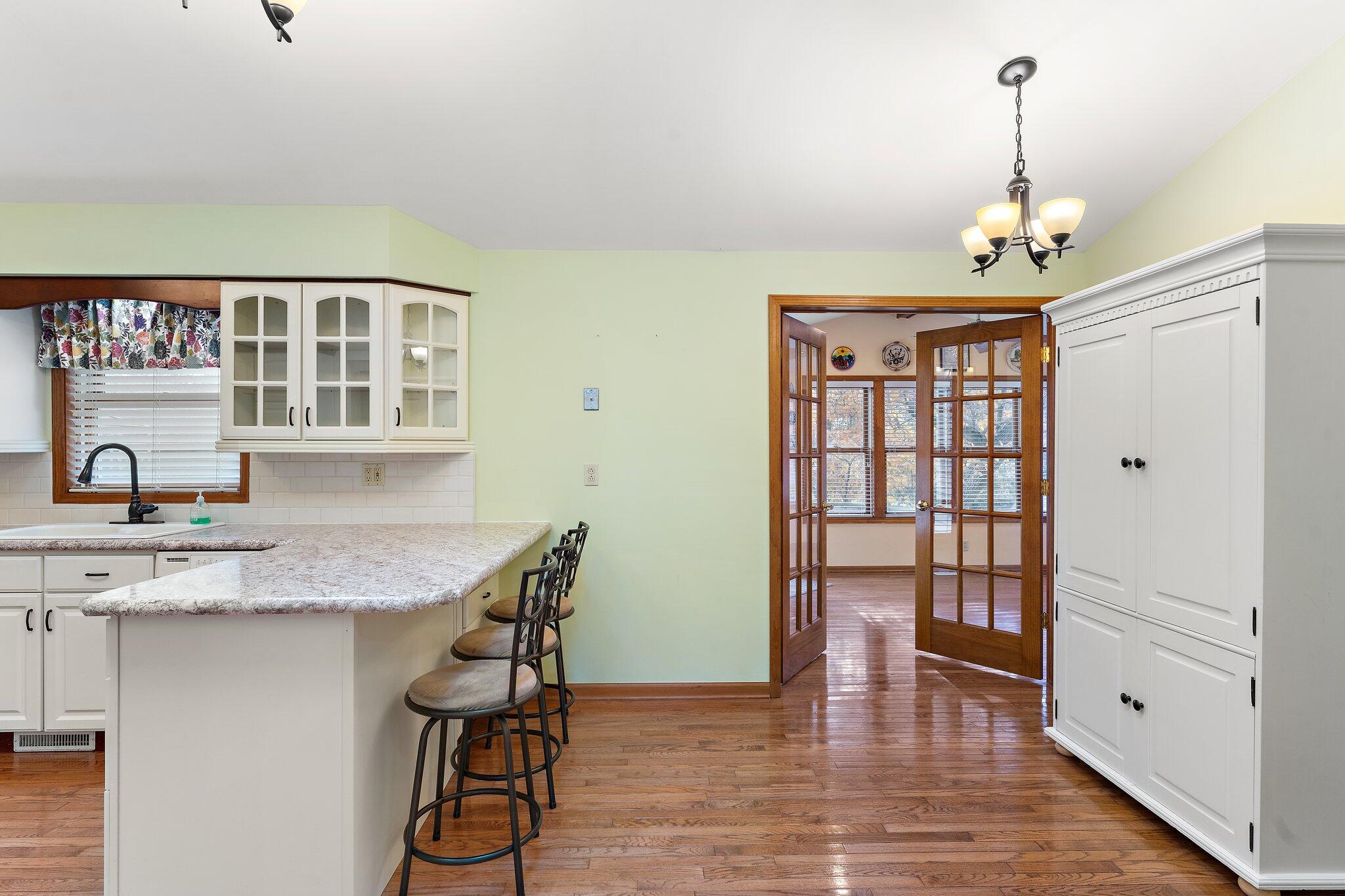 1094 Shoreline Road