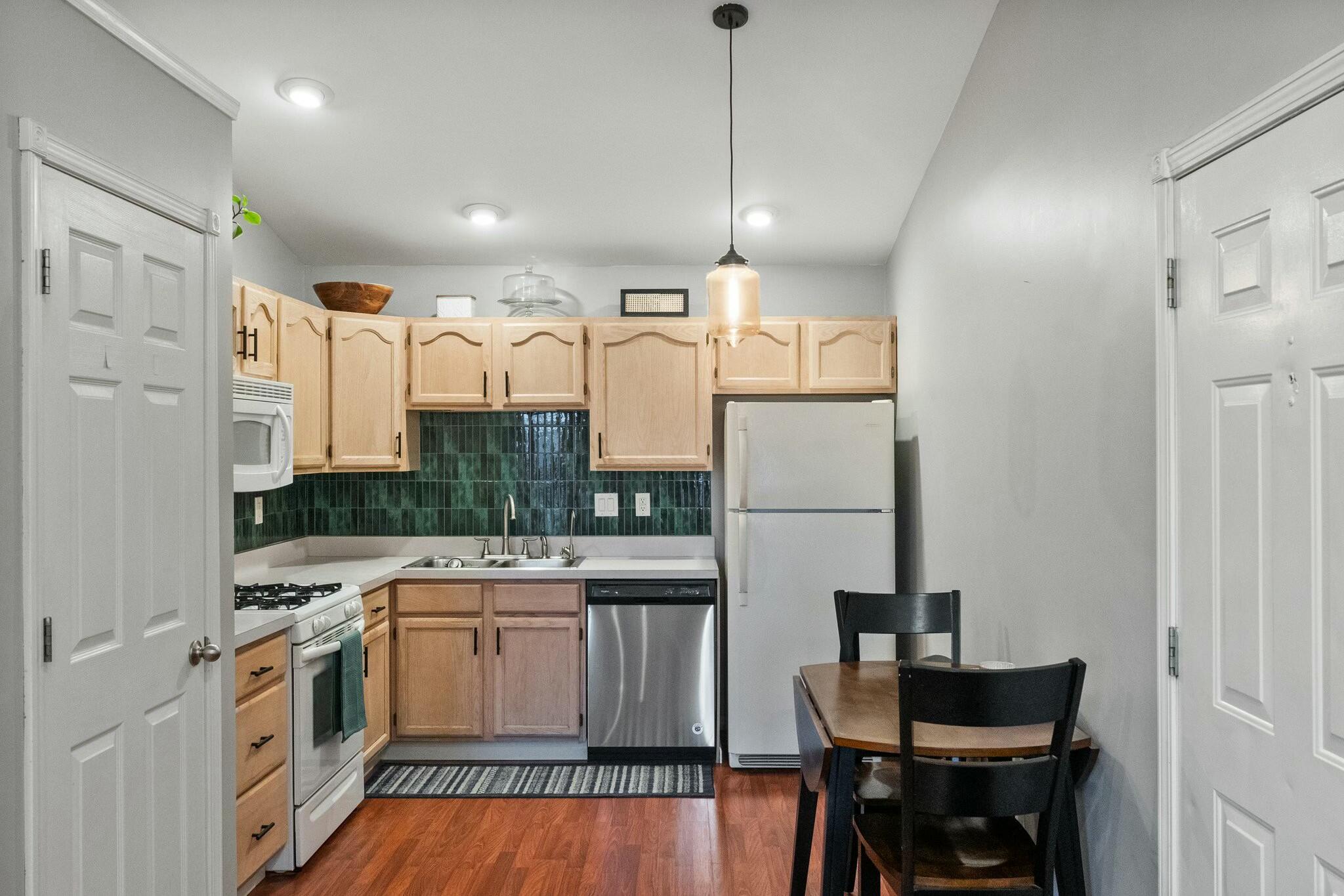 3608 Timberbridge Drive Unit: F