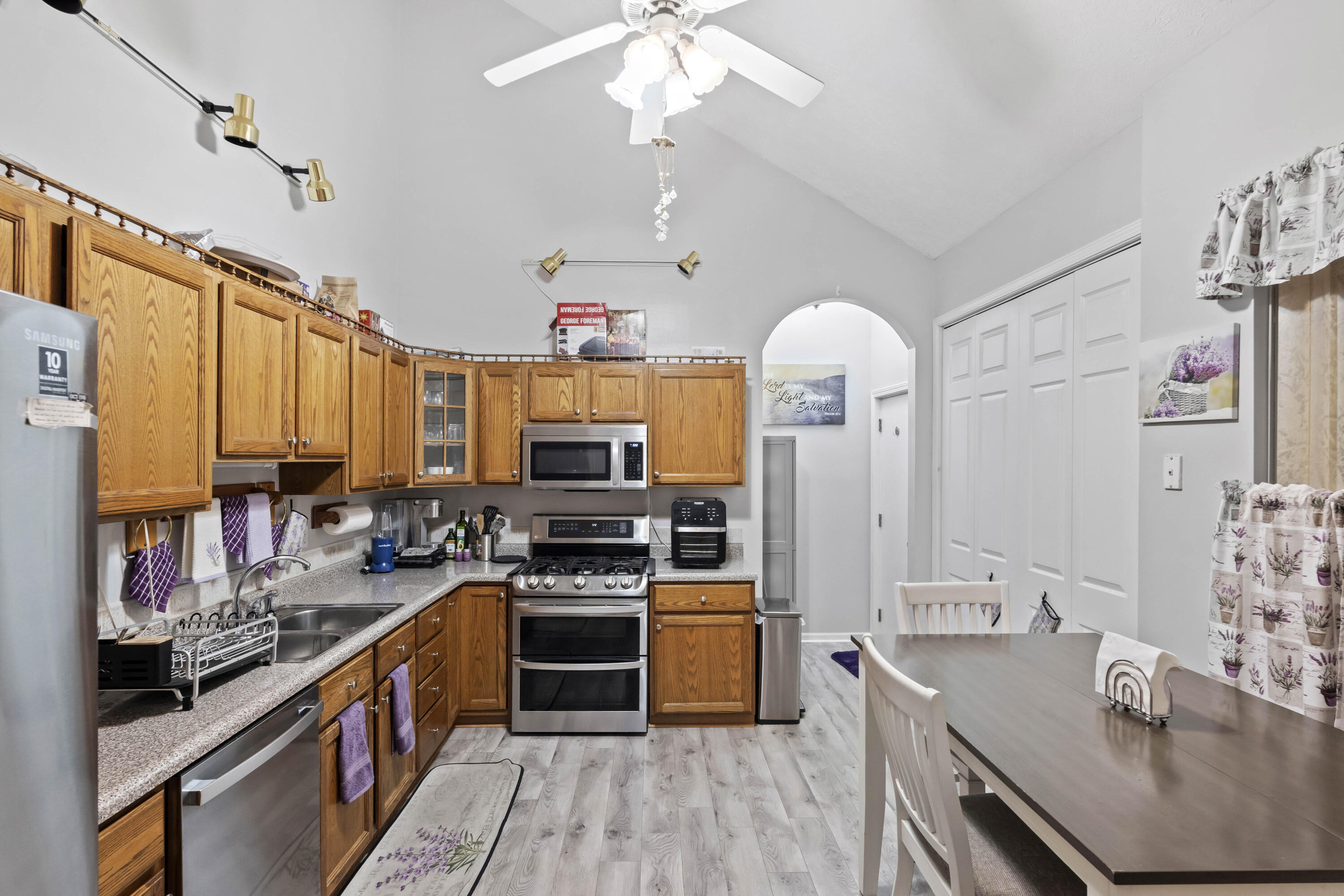 1409 W 76th Avenue