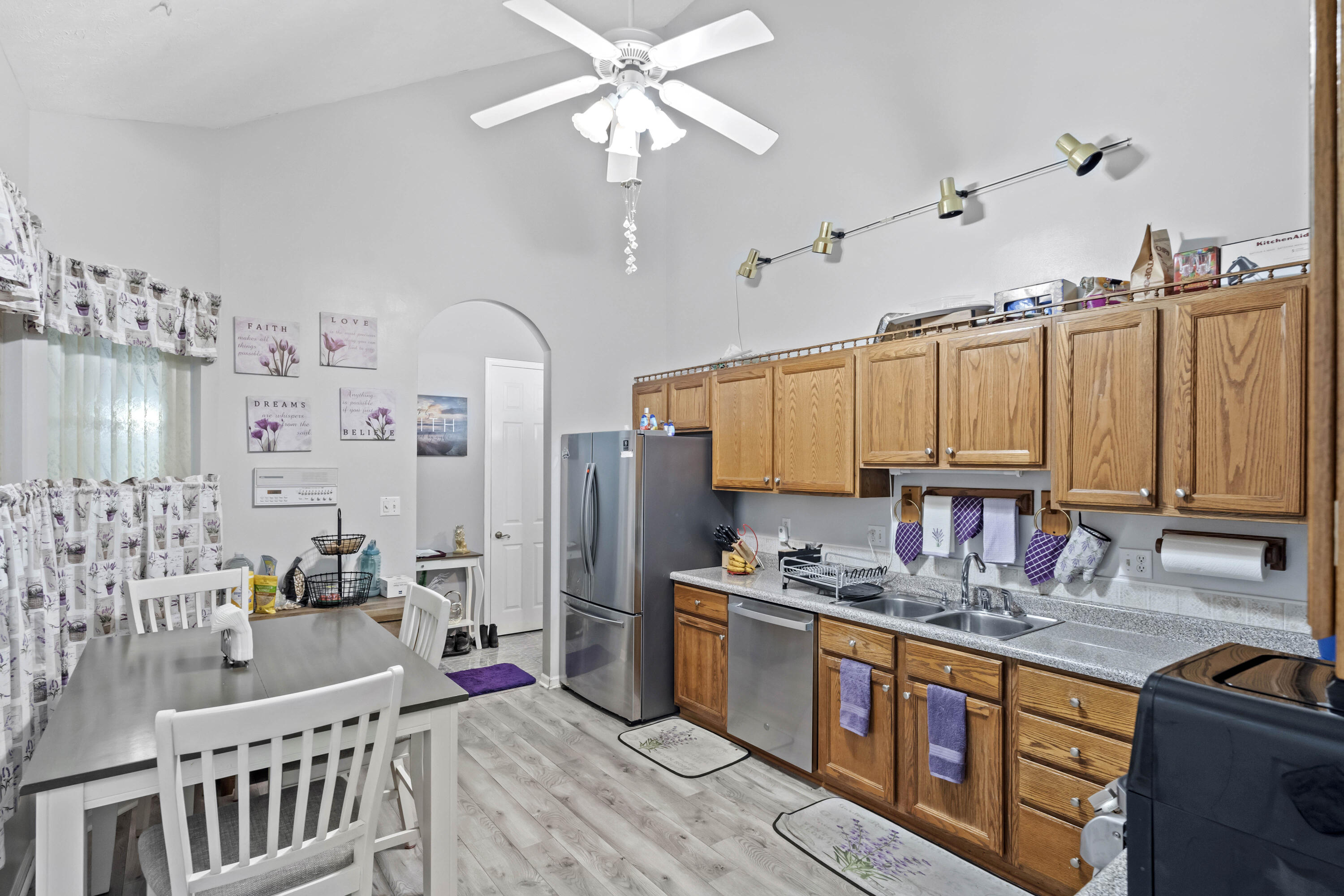 1409 W 76th Avenue