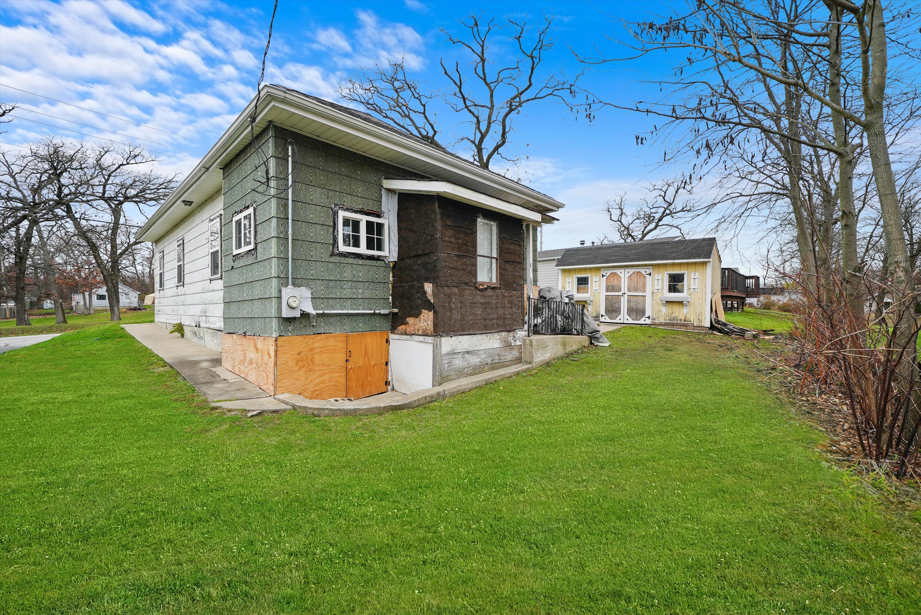 13153 NW Lake Shore Drive