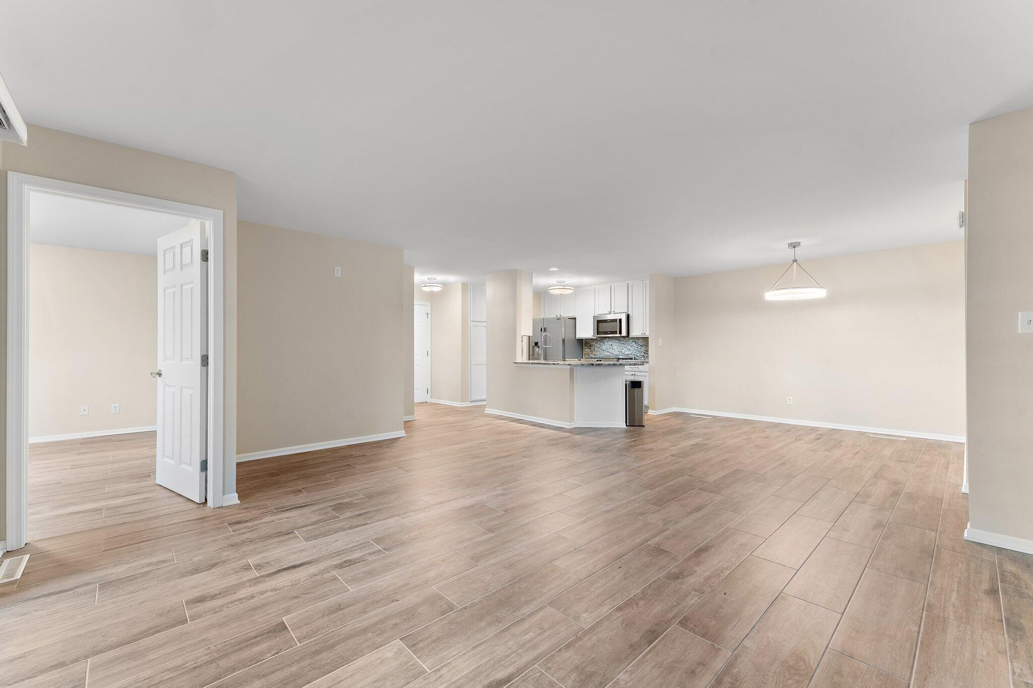 10340 White Oak Lane Unit: 1B