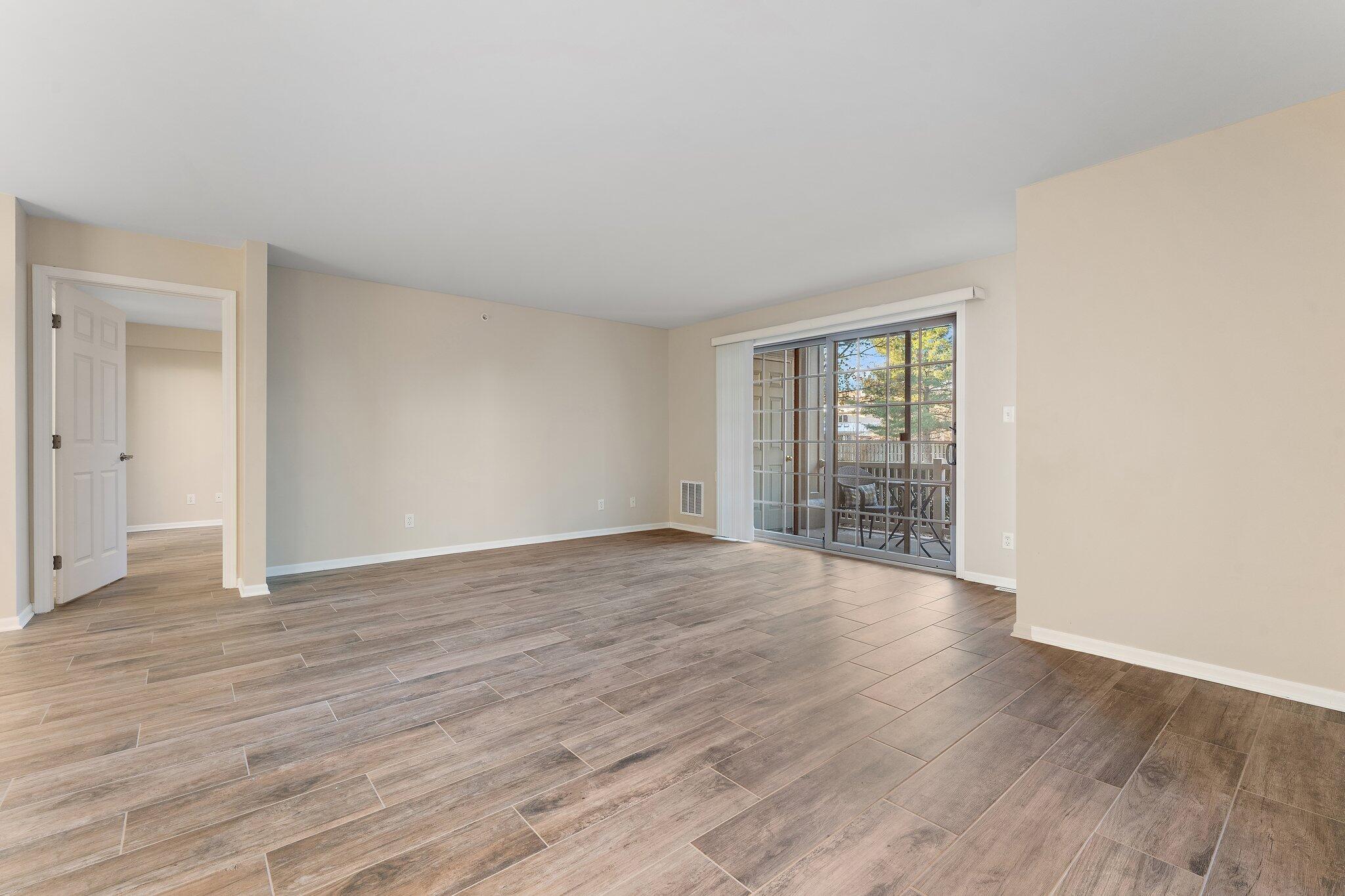 10340 White Oak Lane Unit: 1B