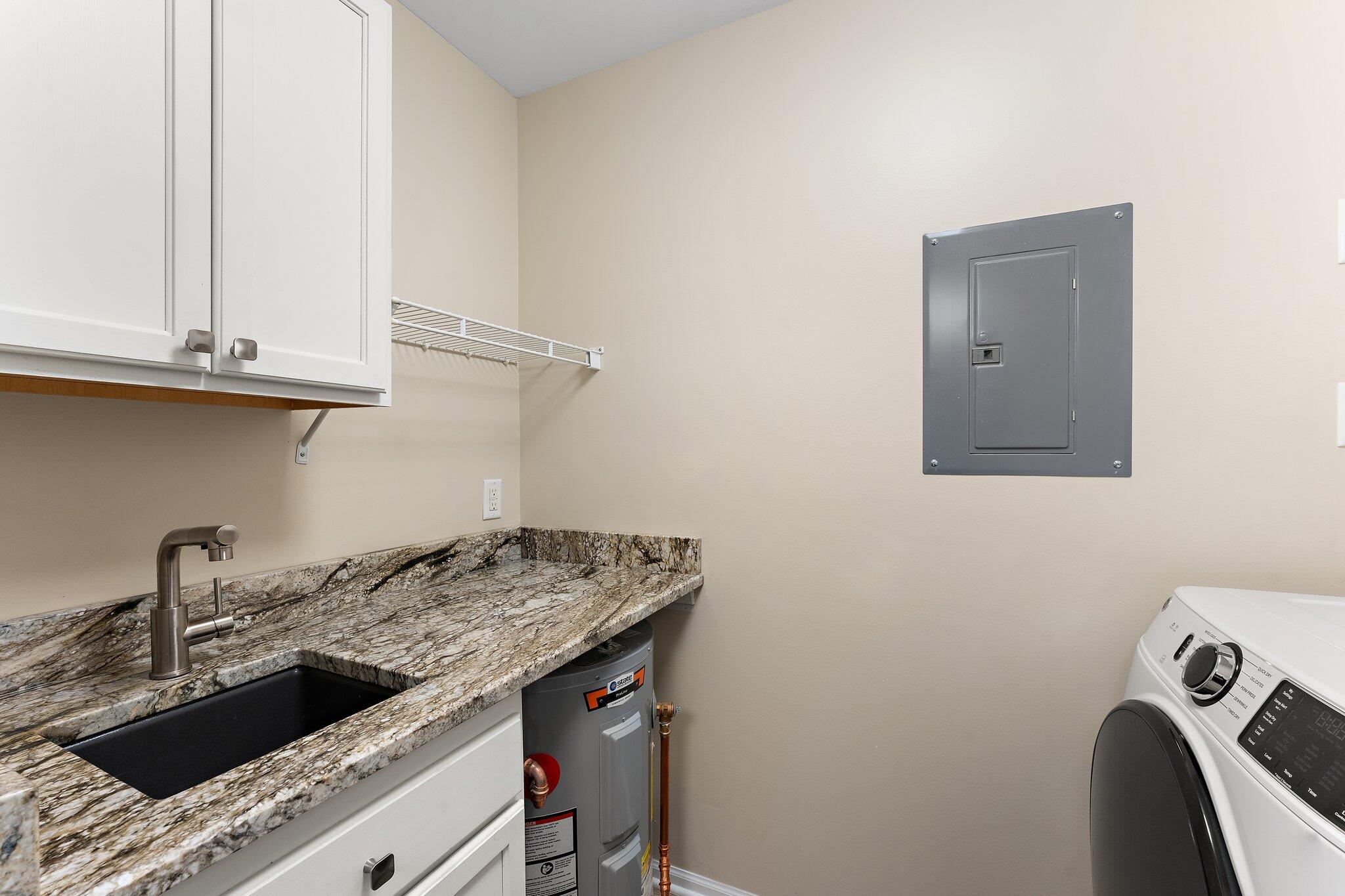 10340 White Oak Lane Unit: 1B