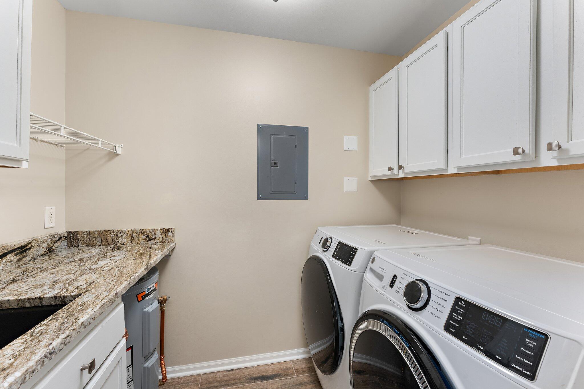10340 White Oak Lane Unit: 1B
