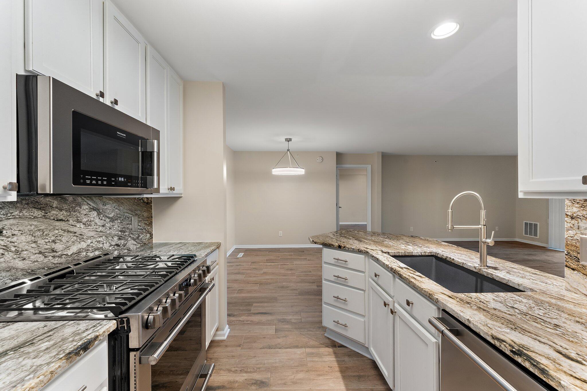 10340 White Oak Lane Unit: 1B