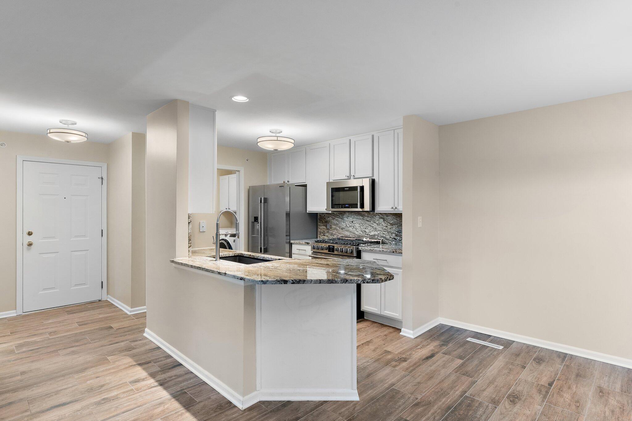 10340 White Oak Lane Unit: 1B